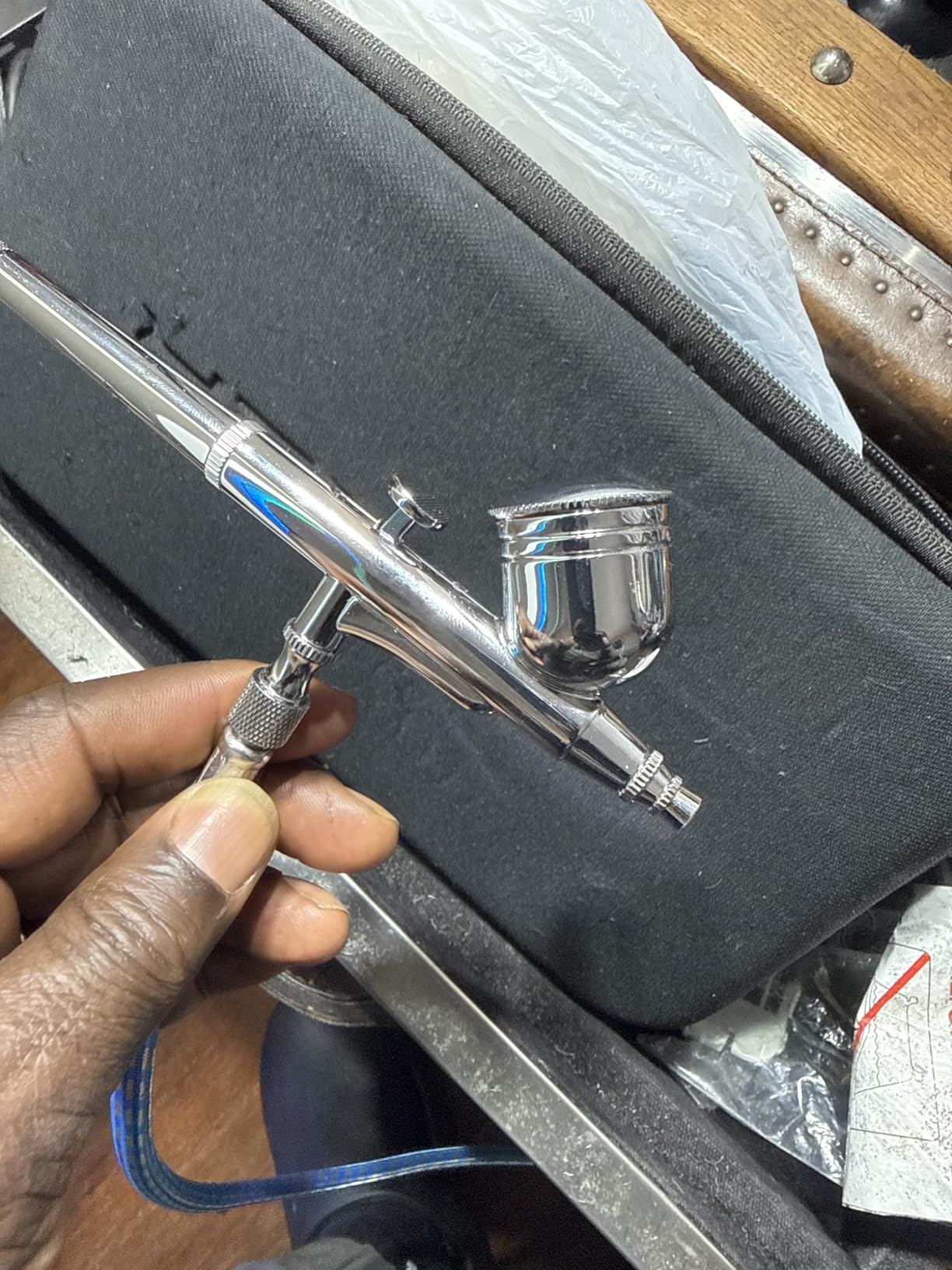 VEVOR Airbrush Kit, Professional Airbrush Set with 1/5 HP Compressor & 3 Airbrushes, Airbrushing System Kit with Multi-Purpose Dual-Action Gravity Feed Airbrushes, Art Nail Cookie Tatto customer photo 1