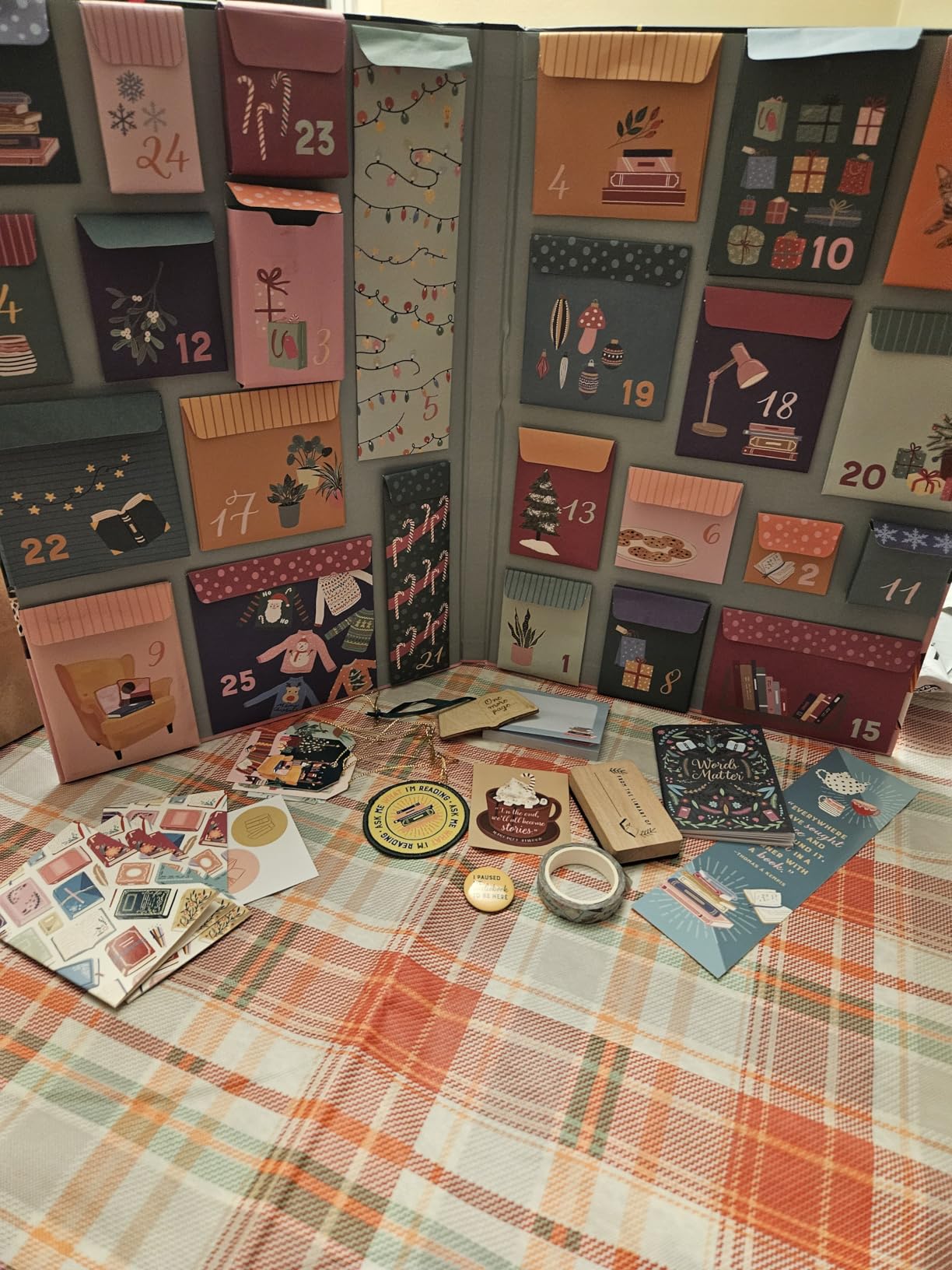 The Book Lover's Advent Calendar: 25 Bookish Gifts for Readers customer photo 1