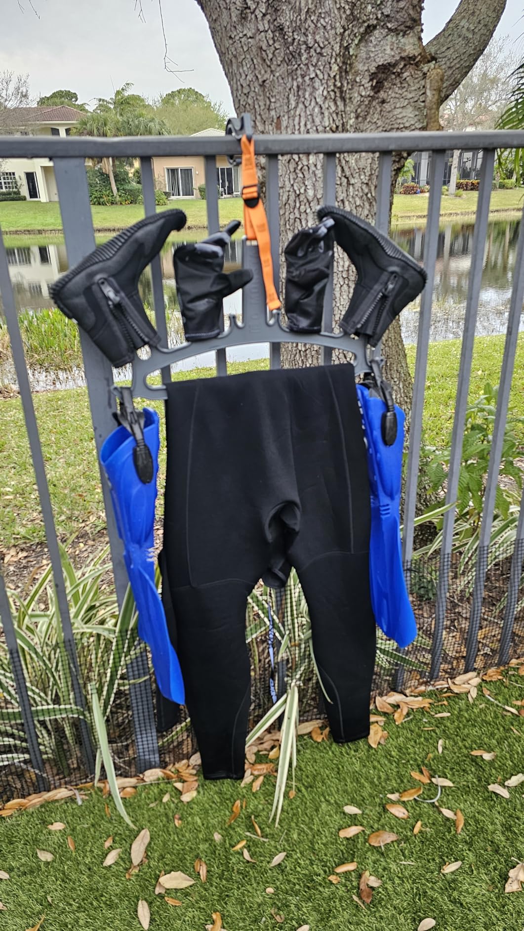 Wetsuit Hanger by C-Monsta | Quick Drying | Heavy Duty | Effective & Versatile | Wetsuit Hanger for Wetsuit, Gloves and Boots (V2 Grey) customer photo 2