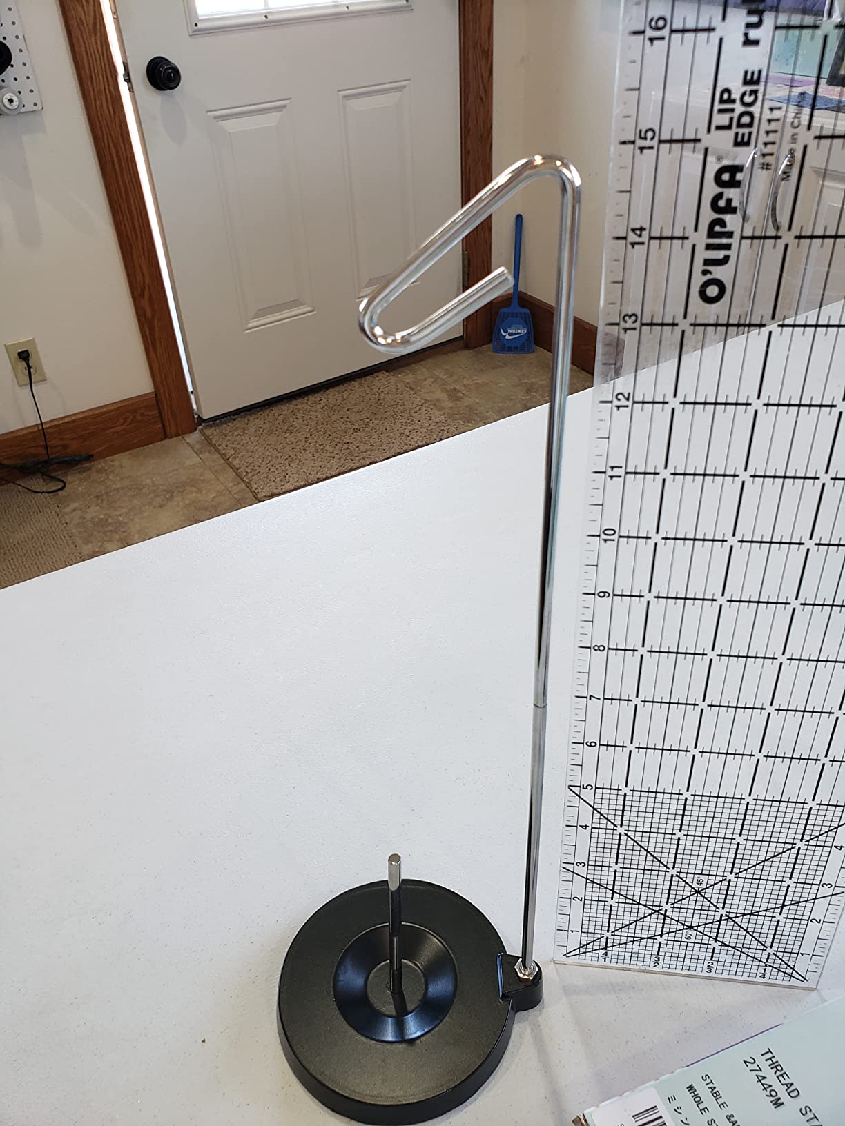 Simthread Thread Spool Holder Stand, All Metal Sewing Thread Stand for Embroidery, Quilting & Serger Thread, Freestanding Cone Holder for 500-5500 Yard Spools, Smooth Feed Guide, Black customer photo 2