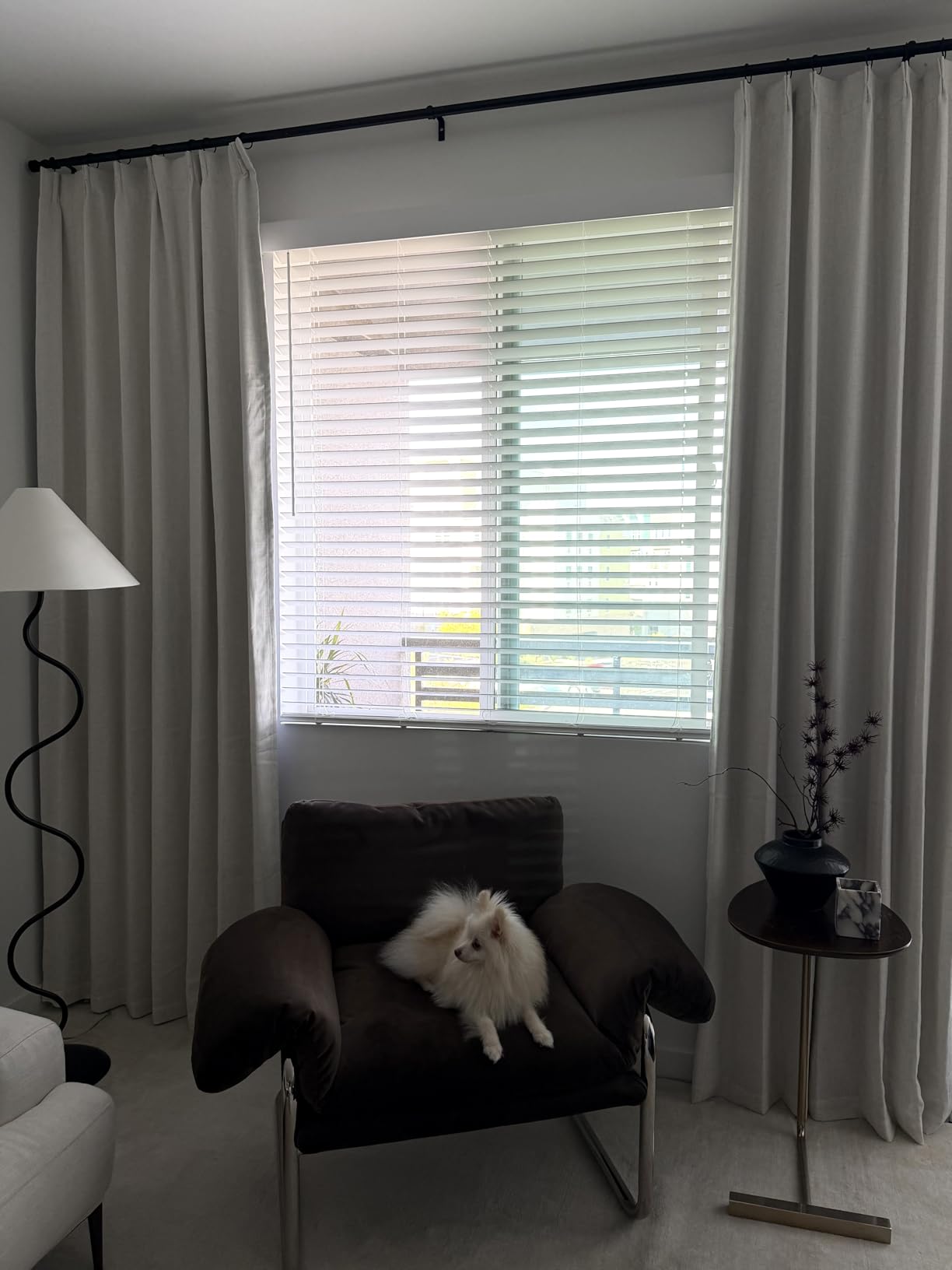 VOIIY Curtain Rods for Windows 48 to 84 Inch(4-7 Feet), Black 1'' Diameter Drapery Rods with End Cap Style Design, Modern Adjustable Heavy Duty Curtain Rod, Size:36''-88'' customer photo 2