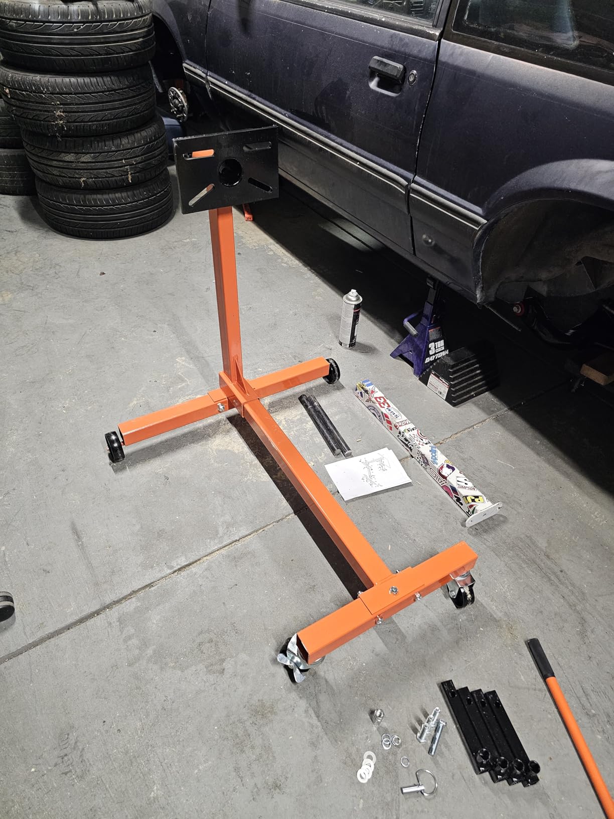 VEVOR Engine Stand, 750 lbs (3/8 Ton) Rotating Engine Motor Stand with 360 Degree Adjustable Head, Cast Iron Motor Hoist Dolly, 4-Caster, 4 Adjustable Arms customer photo 1