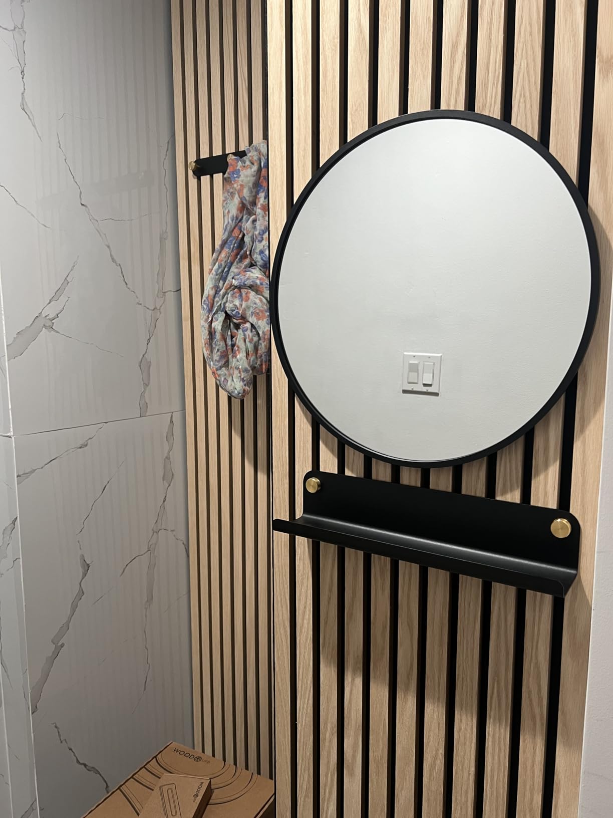 Sunniry Black Round Mirror, Round Mirror 24 inch, Black Circle Mirrors Matte Metal Frame, Wall Mounted Mirrors for Living Room, Bathroom, Wall, Entryway. customer photo 1