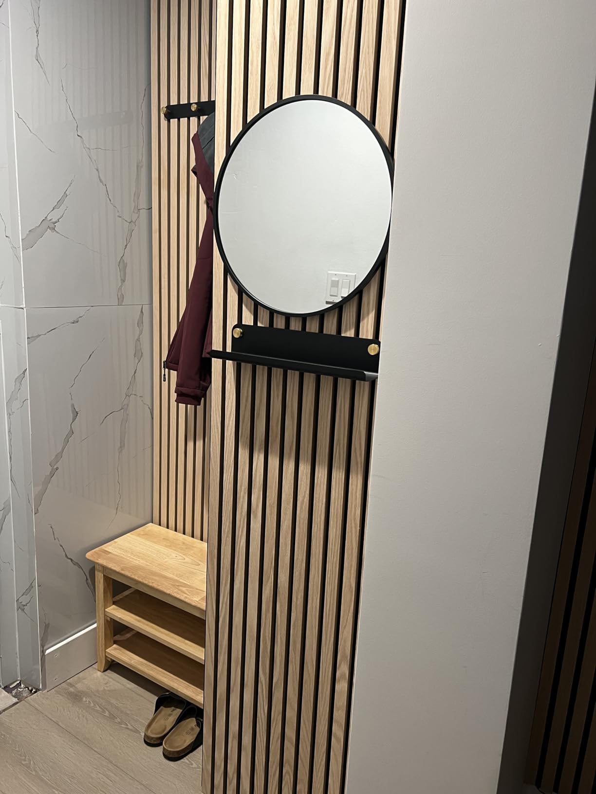 Sunniry Black Round Mirror, Round Mirror 24 inch, Black Circle Mirrors Matte Metal Frame, Wall Mounted Mirrors for Living Room, Bathroom, Wall, Entryway. customer photo 2