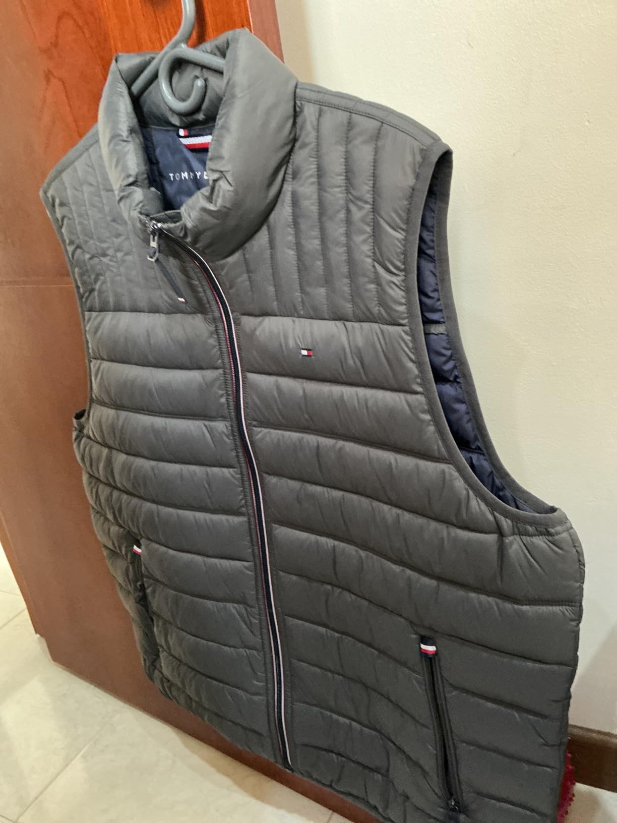Tommy Hilfiger Men's Lightweight Packable Puffer Vest Jacket (Standard and Big & Tall) customer photo 2