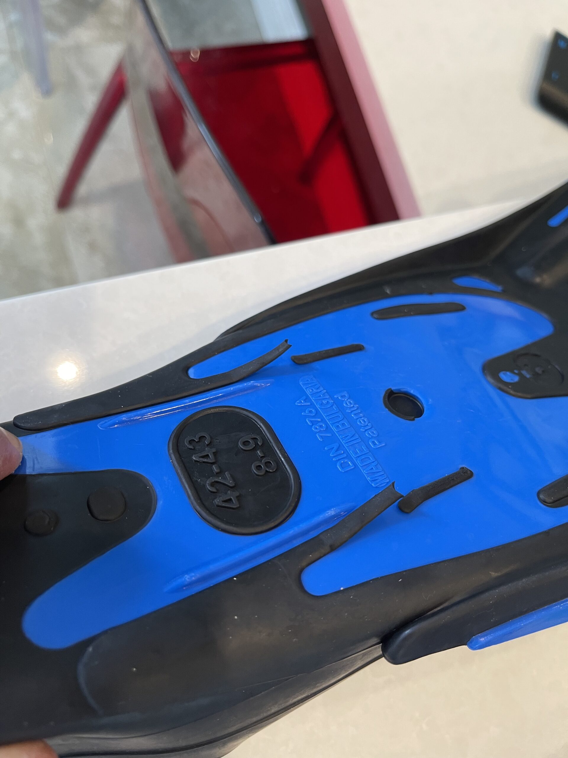 Mares Unisex Adults Volo Race Fins - Durable Versatile Swimming Flippers with Closed Anatomical Foot Pocket for Scuba Diving customer photo 1