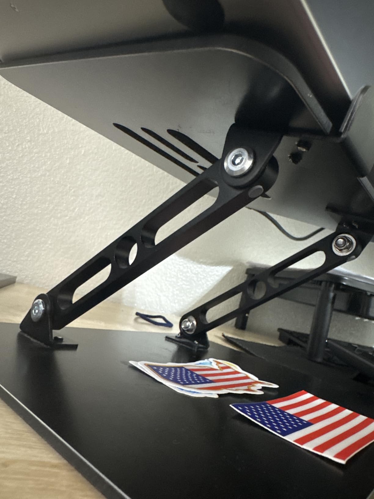 Adjustable Laptop Stand for Desk, Metal Foldable Laptop Riser Holder, Portable Desktop Book Stands, Ventilated Cooling Computer Notebook Stand Compatible with 10-15.6