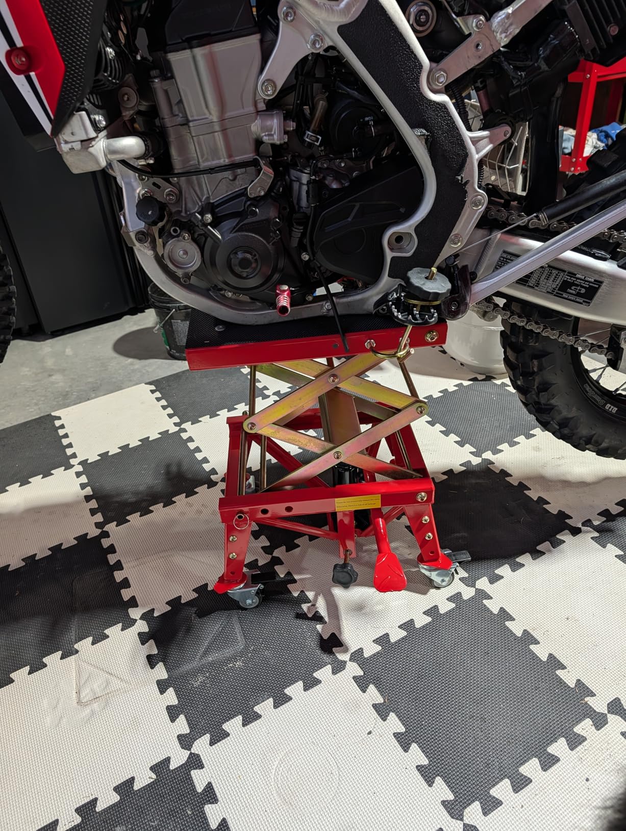 VIVOHOME 350 Lbs Heavy Duty Hydraulic Motorcycle Lift Jack, ATV Dirt Bike Foot Operated Scissor Stand Table with 4 Wheels and Removable Stopper, Black customer photo 1