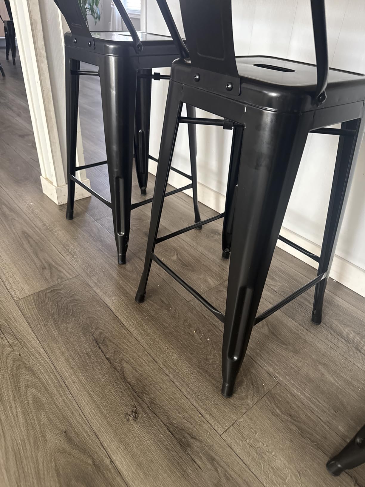 Yaheetech Bar Stools Set of 4, Metal Counter Height Chairs, 30 Inch Industrial Kitchen Stools with Backrest and Footrest for Indoor/Outdoor, Matte Black customer photo 2