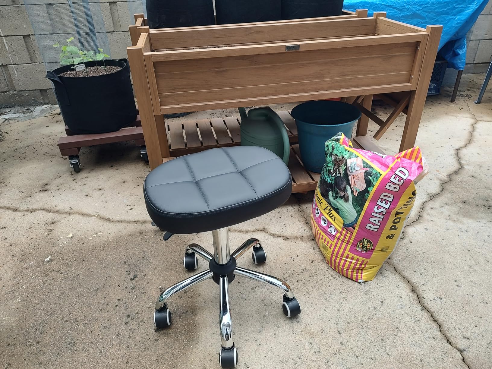 Black Minimalist Swivel Stool with Wheel Perfect for Work SPA Shop Massage Height-Adjustable and Cost-Effective Rolling Stool Chair with Square Seat customer photo 1