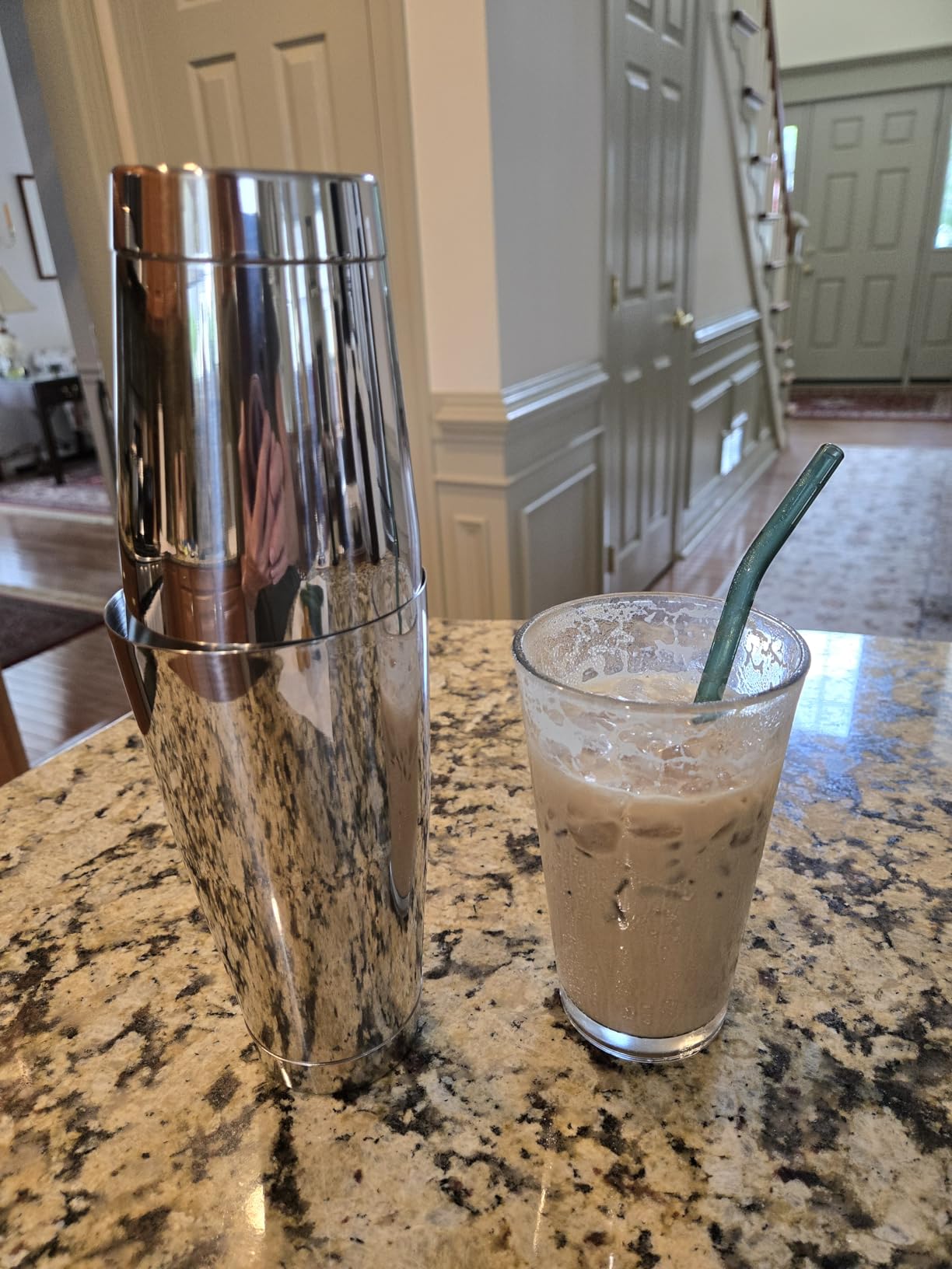 WOTOR Boston Cocktail Shaker Set, 18 oz & 28 oz Stainless Steel Weighted Shaker Tins, Metal Martini Shaker Drink Mixer for Bartending, professional Bar Tools for Bartender (Silver) customer photo 1