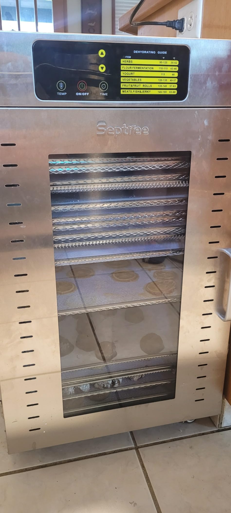 Commercial Food Dehydrator 18 Trays, 2000W Large Capacity 34.42ft² Food Dryer Machine for Jerky, Meat, Fruit, Herbs, Full Stainless Steel Industrial Dehydrater Biltong Maker customer photo 2