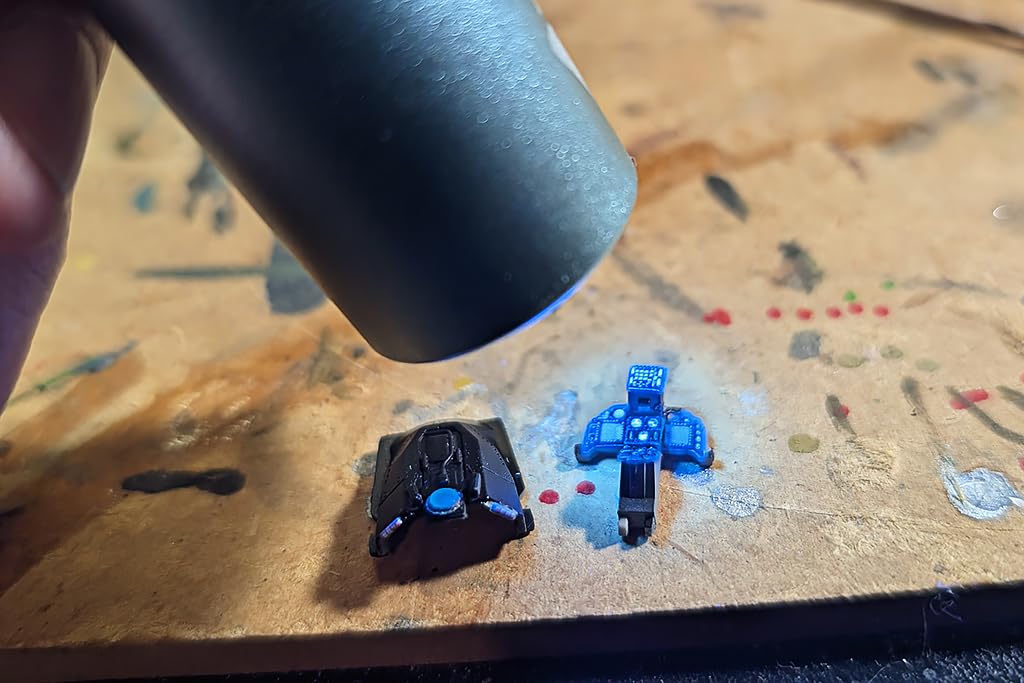 LET'S RESIN UV Light for Resin Curing, Portable Mini 365nm UV Flashlight Black Light, Faster Cure LED Waterproof UV Lamp Rechargeable for Resin Molds, Pet Urine, Dry Stains, Bed Bug customer photo 1