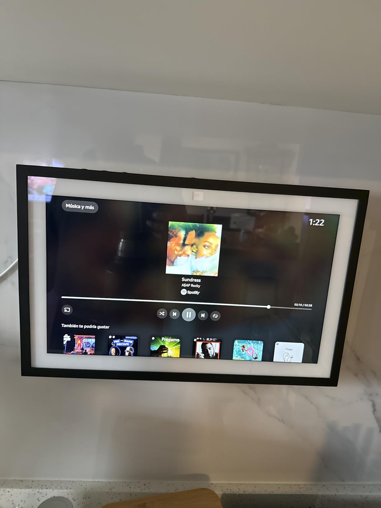 Like-New Amazon Echo Show 21 (newest model), Full HD 21
