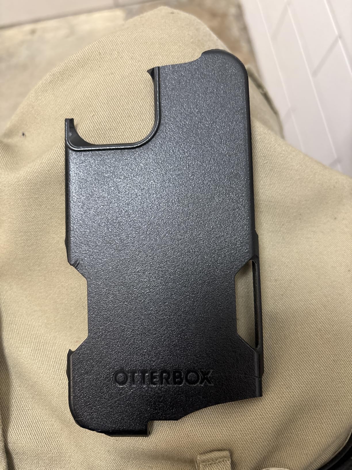 OtterBox iPhone 17e, 16e, 15, 14, & 13 Commuter Series Case - Black, Slim & Tough, Pocket-Friendly, with Port Protection customer photo 2