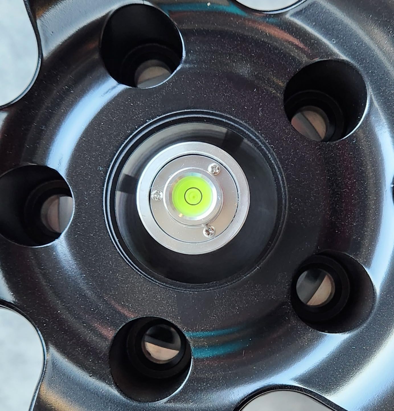 NYXOVA Portable Bubble Wheel Balancer, Heavy Duty Wheel Balancer with Bubble Level, Tire Balancing for Cars & Trucks customer photo 2