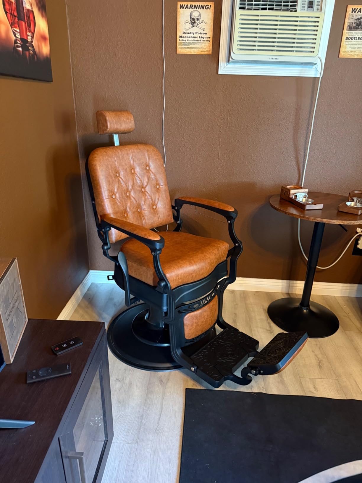 Winado Heavy Duty Vintage Recline Barber Chair Hydraulic with Headrest Supports up to 700lbs and 360 Rotatable Professional Salon Beauty Spa Shampoo Equipment customer photo 2