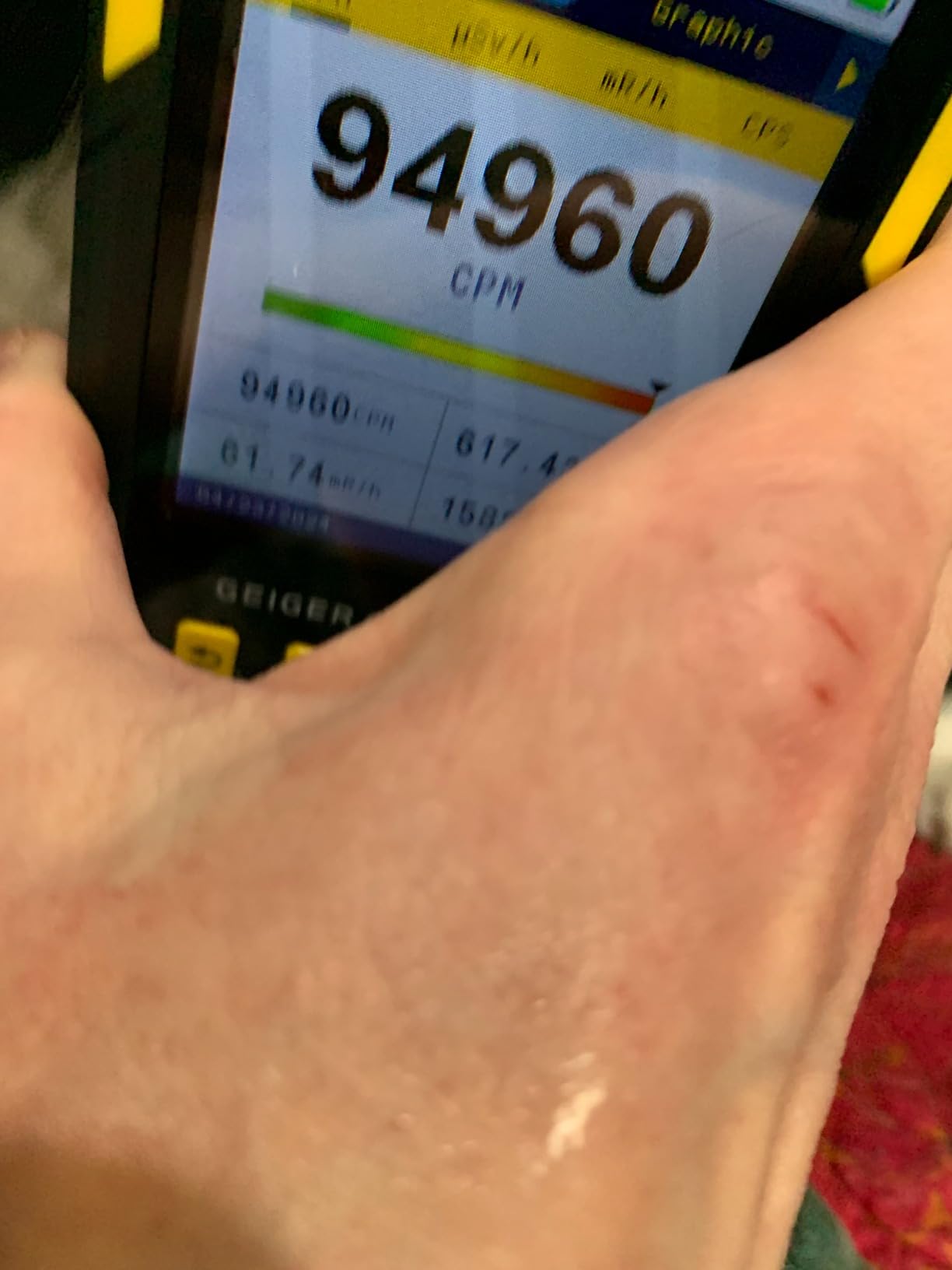 Nuclear Radiation Detector GQ GMC-800 USA Design Product US National Standard Large Color LCD Display 5 Alarm Types Dosimeter Data Save & Global Share Beta Gamma X-ray Portable Multifunction Device customer photo 2