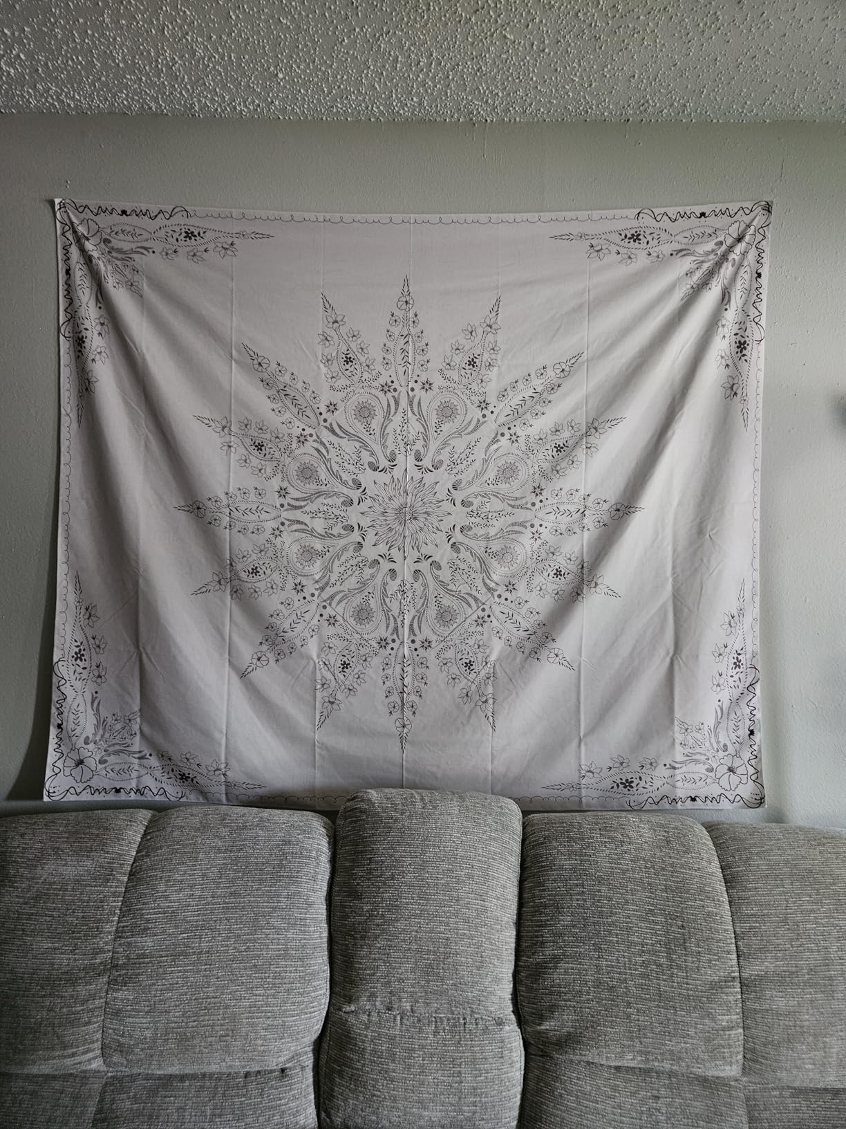Damanse Floral Tapestry Wall Hanging Cute,Boho Wall Tapestry for Bedroom Aesthetic,Mandala Living Room Decor for Teen Girls (Flaxen, 34.80