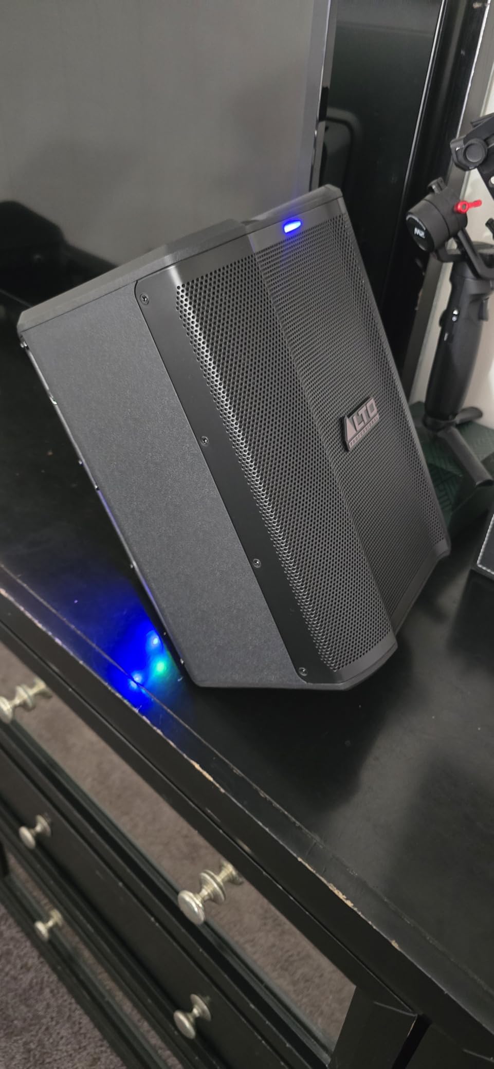 ALTO Busker 200W Portable PA Speaker System with Rechargeable Battery, Bluetooth, 3-Channel Mixer, Alesis FX, App Control, USB Charging customer photo 2