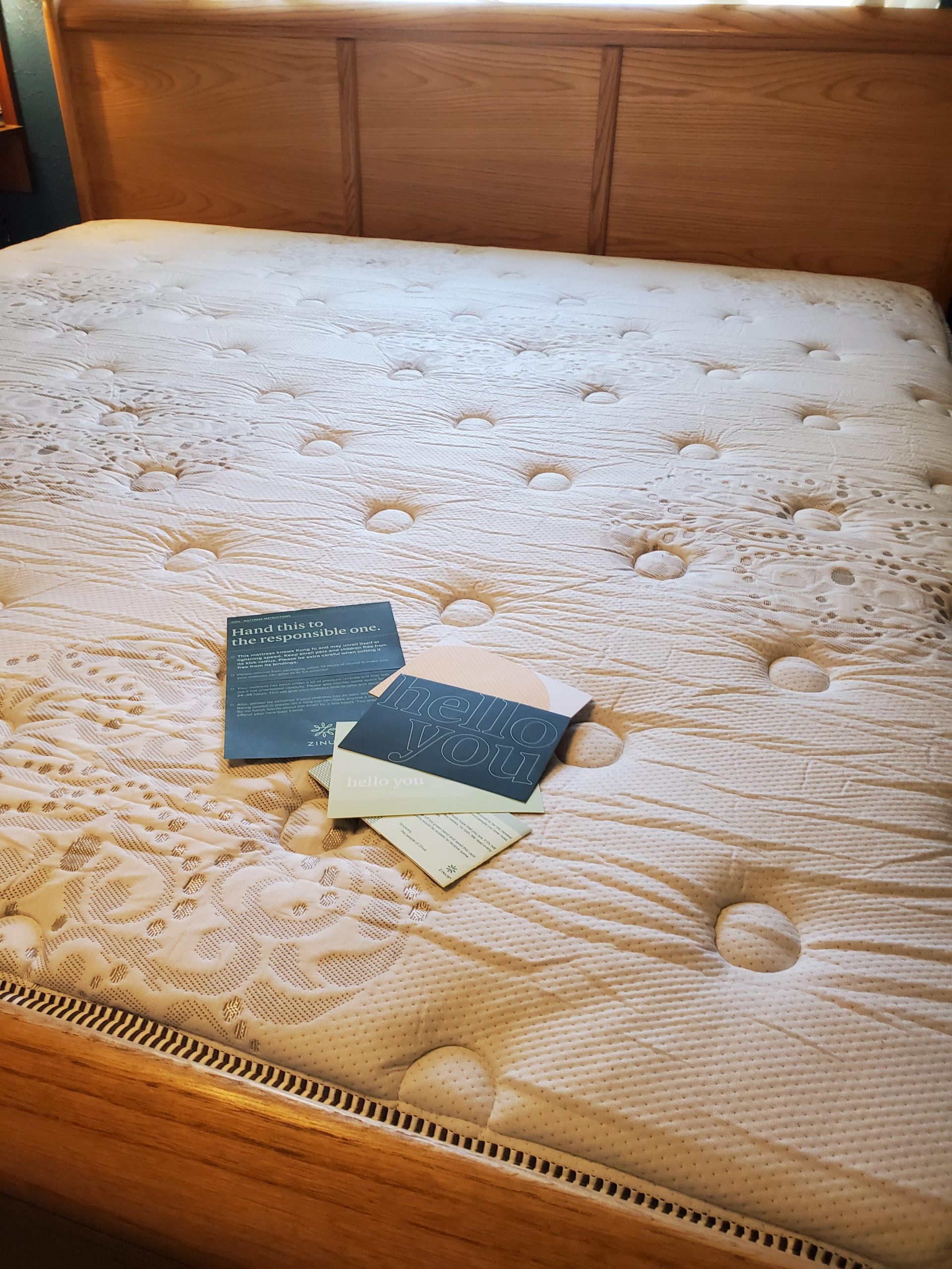 Zinus 12 Inch Comfort Support Hybrid Mattress [New Version], Queen, Fiberglass Free, Medium Plush, Motion Isolation, Certified Safe Foams & Fabric, Mattress in A Box customer photo 1