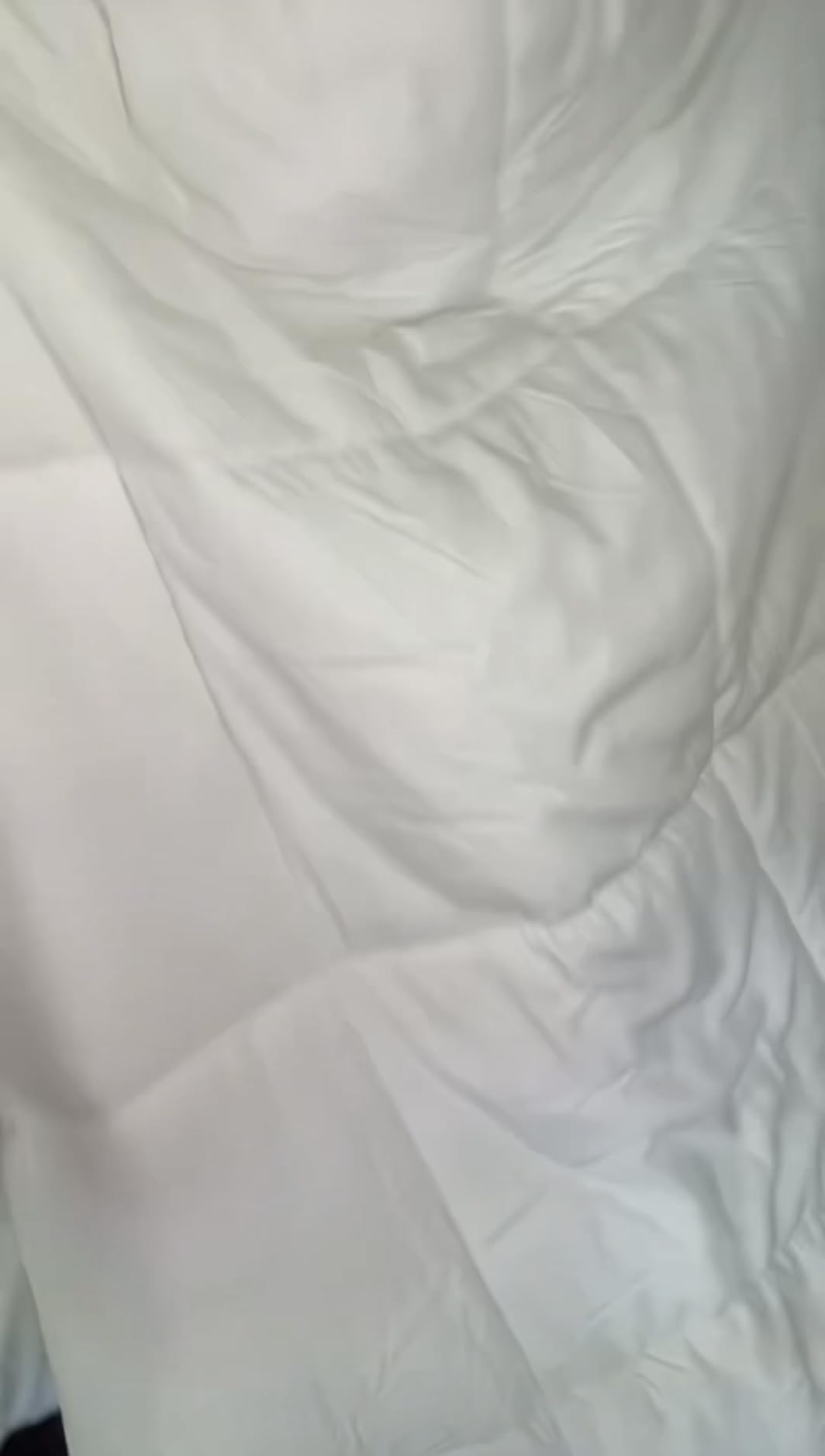 Olive + Crate Cooling Down Alternative Comforter - Hypoallergenic Queen Size Duvet Insert Lightweight - All Seasons Plush Design Bamboo Comforter - 100% Bamboo Viscose Outer Cover - White 88