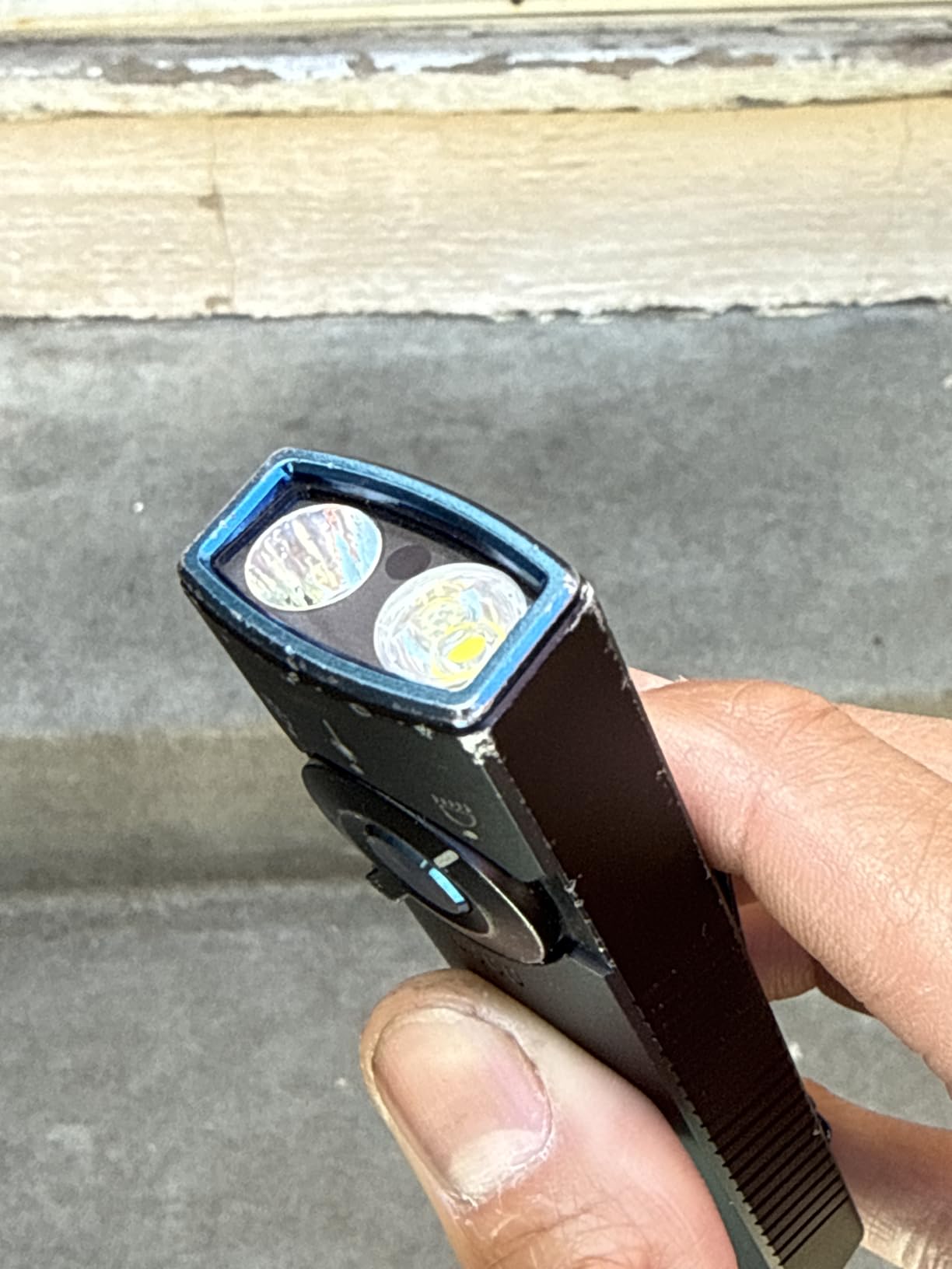 OLIGHT Arkfeld Pro Rechargeable EDC Flat Flashlight with UV and White LED Combo, 1300 Lumens Portable Pocket Lights for Outdoors Emergency Working (Black CW) customer photo 2