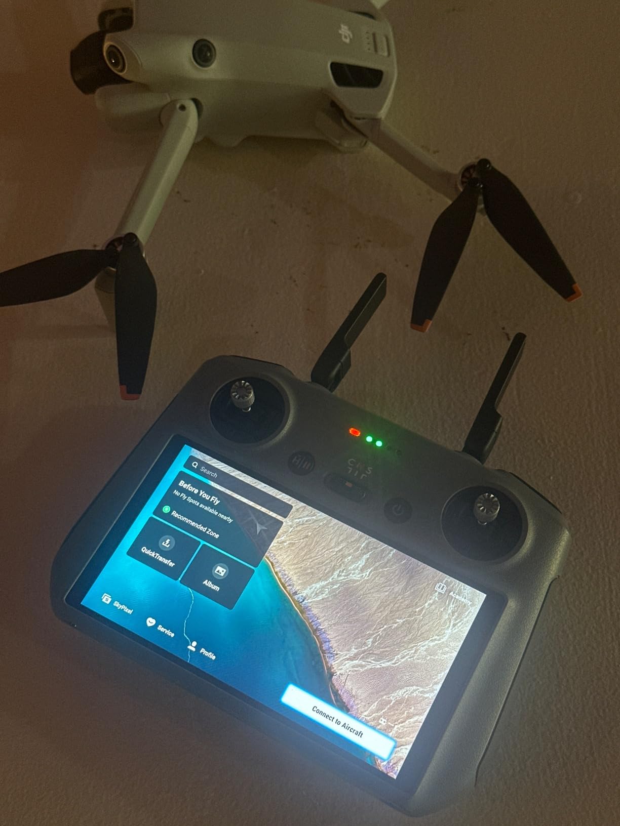 Mini 4 Pro (DJI RC 2), Folding Mini-Drone with 4K HDR Video Camera for Adults, Under 0.549 lbs/249 g, 34 Mins Flight Time, 20 km Max Video Transmission Distance, Omnidirectional Vision customer photo 1