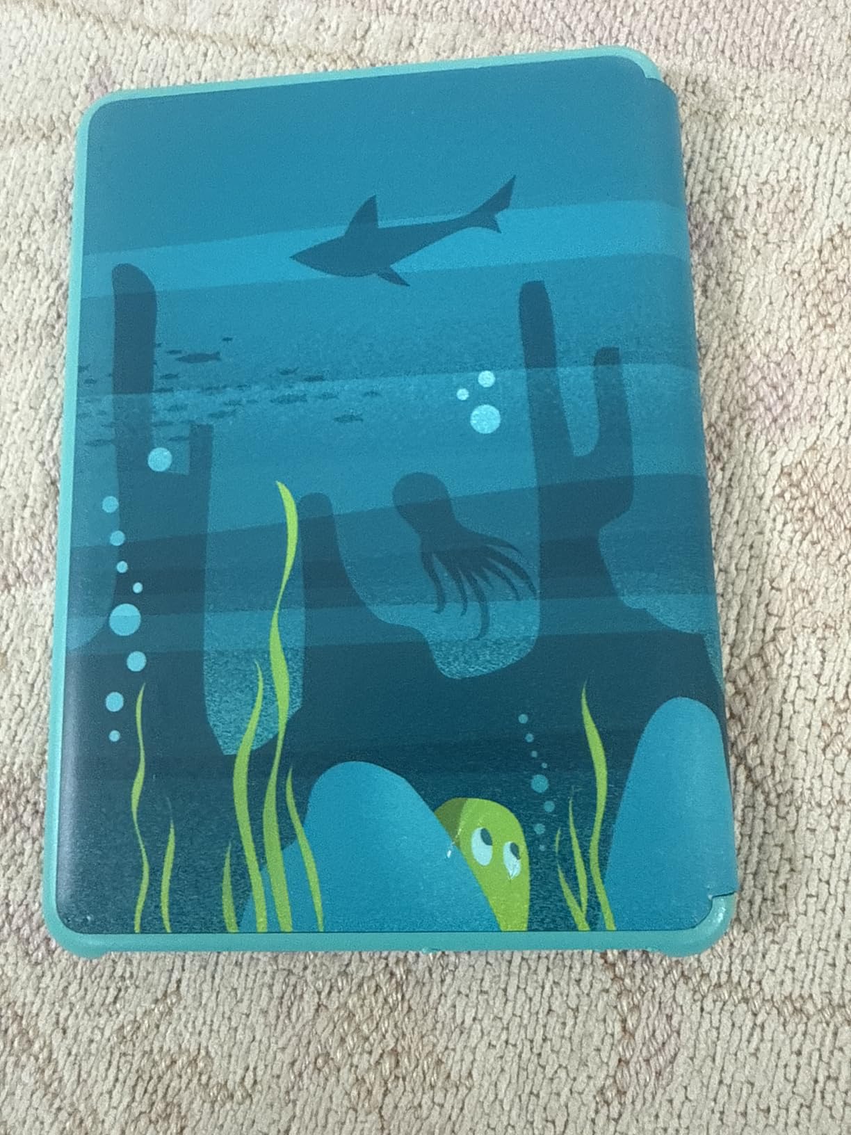 Kindle Kids 16GB (newest model) - If it breaks, we will replace it, includes ad-free books and cover, with glare-free display, faster page turns - Space Whale customer photo 1
