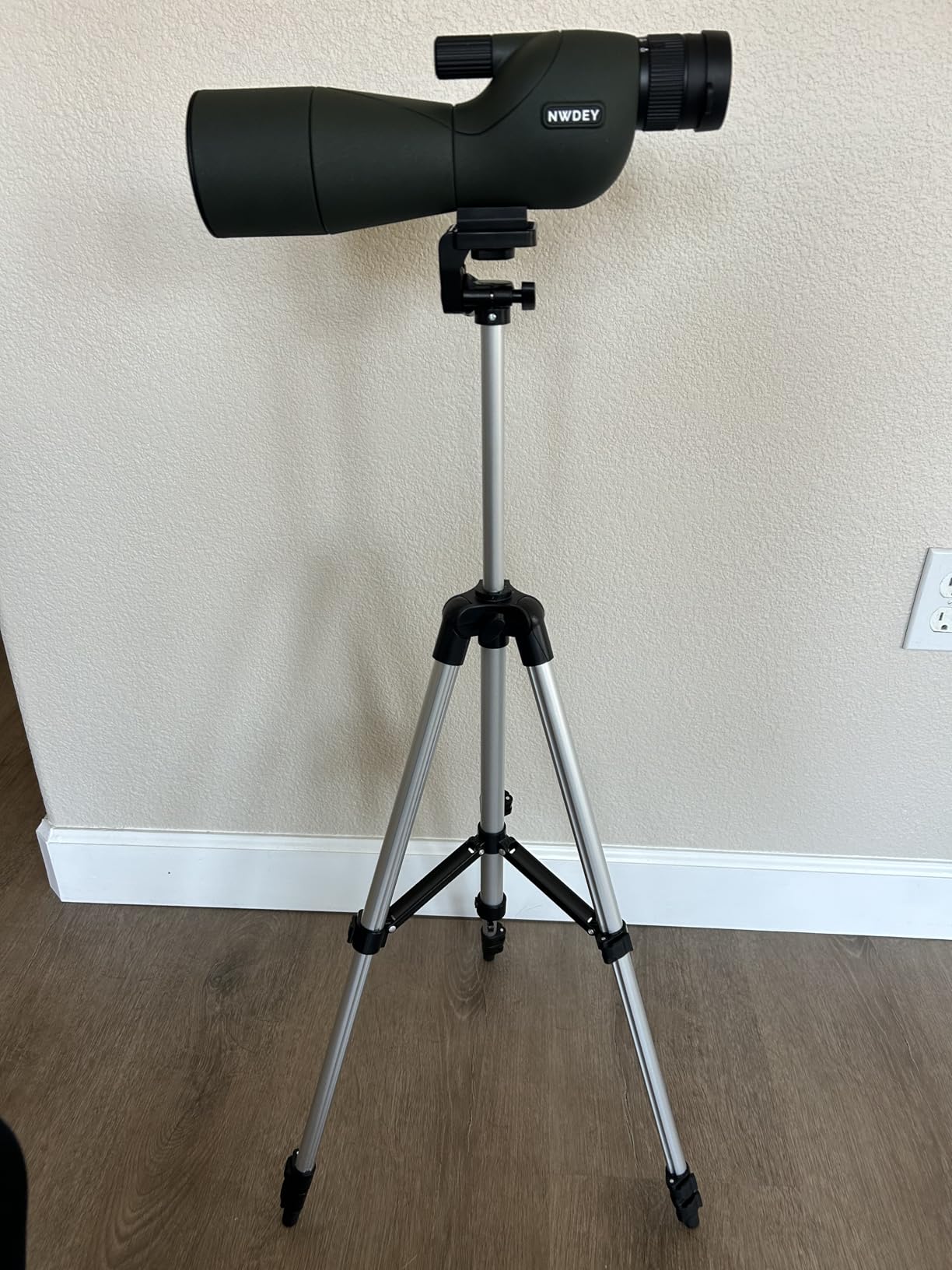 NWDEY 25-75X60 Spotting Scope with Upgraded 60in Tripod, Spotting Scope for Target Shooting, Hunting & Bird Watching, Low Light Vision, Phone Adapter, Carry Bag, BAK4 Prism, FMC Lens, Waterproof customer photo 2