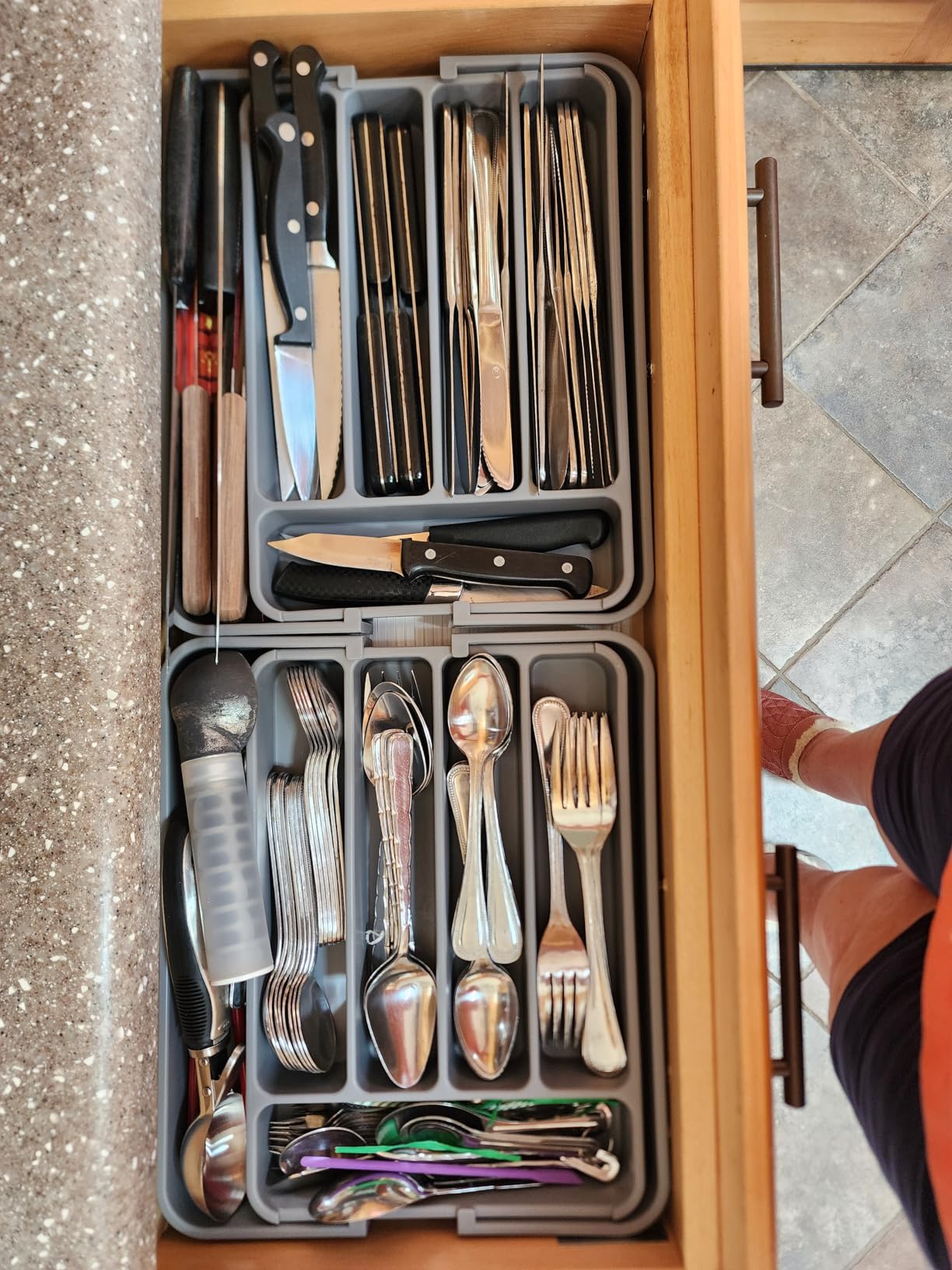 Aujen Silverware Organizer - Expandable Kitchen Drawer Organizer, Adjustable Utensil Organizer, Cutlery Tray for Forks, Knives, Multipurpose Kitchen Organizers and Storage Solution, Black, Medium customer photo 2
