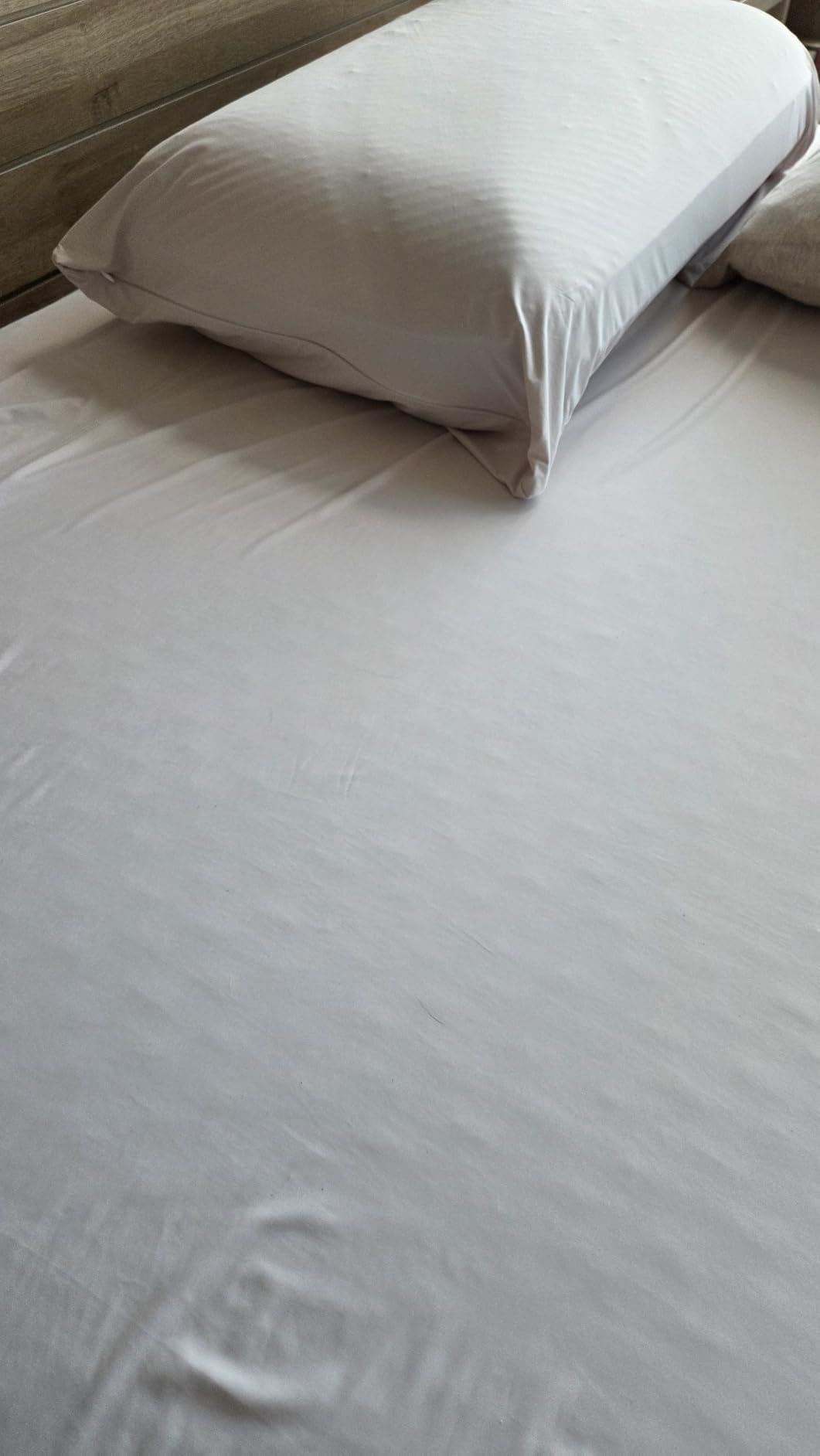 Bedsure Cooling Sheets Queen, Cooling Sheets for Hot Sleepers, Chill Cool Bed Sheet, Deep Pocket Up to 18 Inches, Soft & Breathable Queen Sheet Set, 4 Pieces, Grey customer photo 2