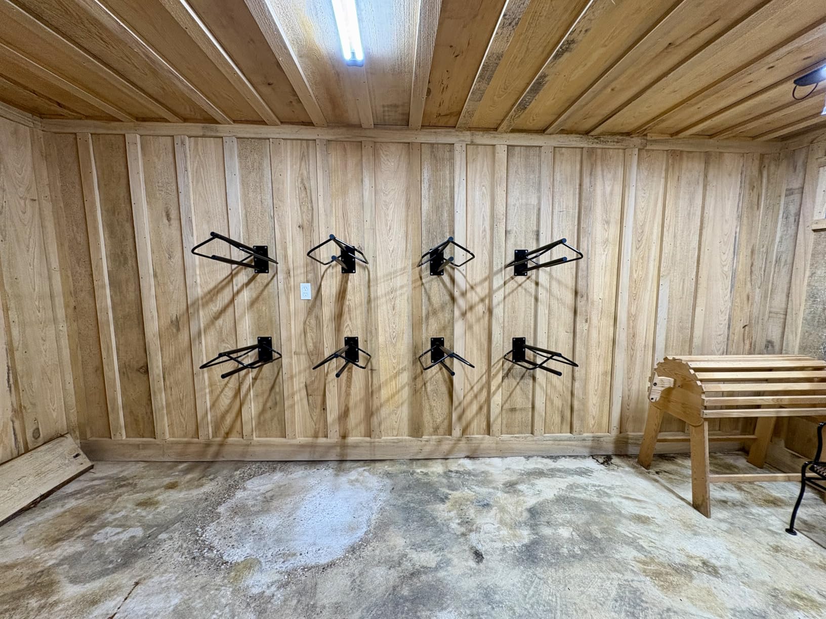 2 Pack Saddle Rack with Pad Bar, Heavy Duty Wall Mounted Saddle Stand Saddle Pad Rack for English Western Saddles Horses Blanket, Black customer photo 1