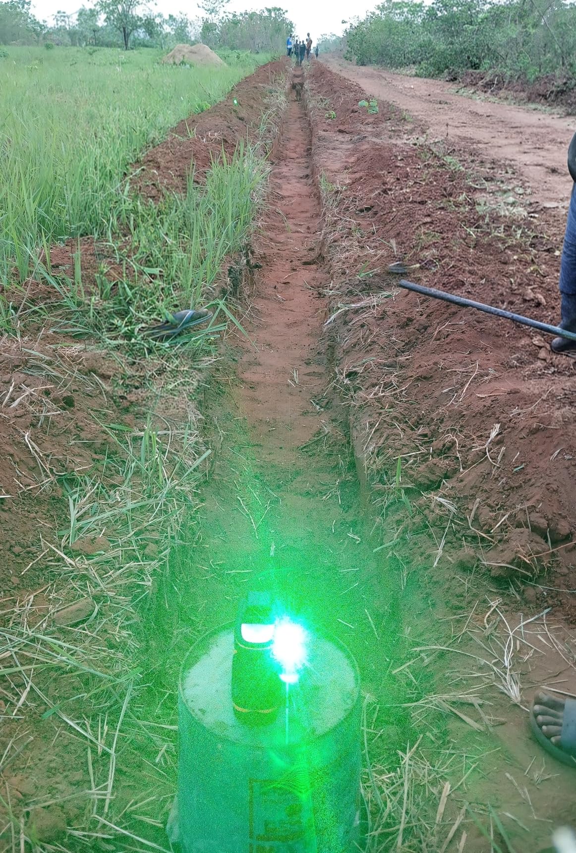 DOVOH Outdoor Laser Level with Receiver: Daylight High Visibility Laser Level 360 Self Leveling Up To 400ft Long Range High Power Green with Detector Outside Construction Landscaping, H3-360G customer photo 1