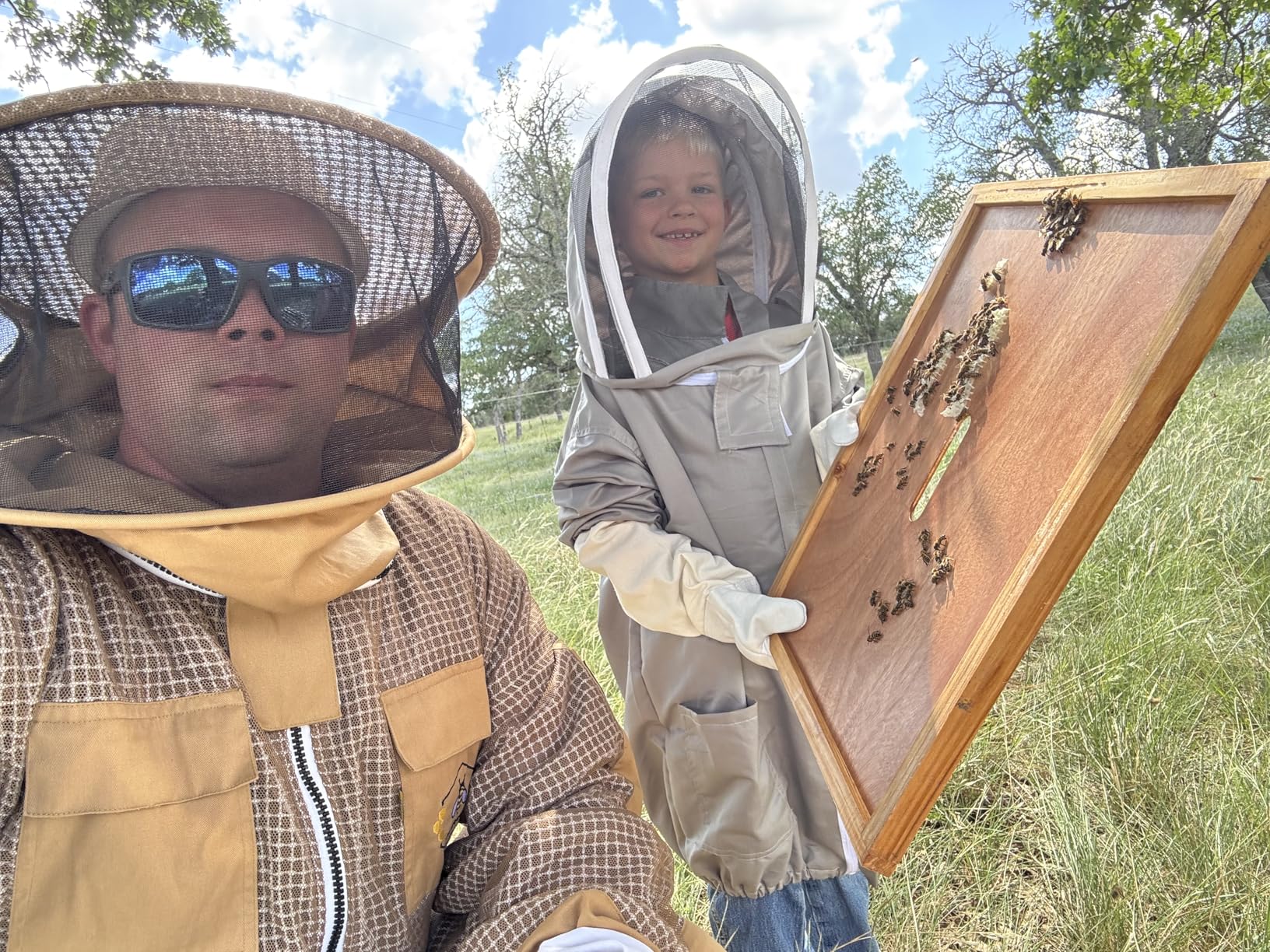 3 Layer Bee Suit with Fencing Veil and Round Veil One Pair Gloves Sting Proof Ventilated Beekeeping Suit, 2 Veils customer photo 1