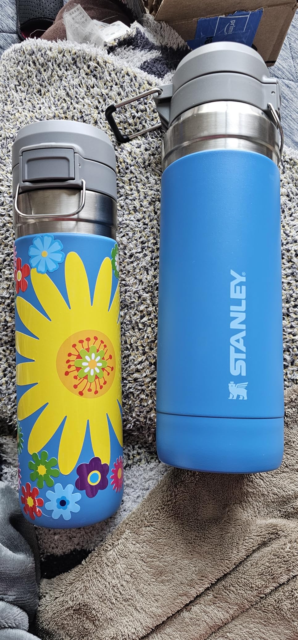 Stanley Quick Flip GO Water Bottle 24 oz | Push Button Lid | Leakproof and Packable for Travel and Sports | Insulated Stainless Steel | BPA-Free | Black 2.0 customer photo 1