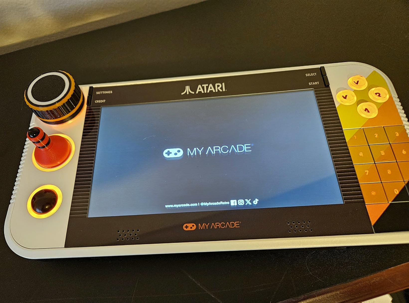 My Arcade Atari Gamestation Go: Rechargeable Battery, Over 200+ Preloaded Retro Video Games Including Pac-Man, Recharged, & Balls of Steel, Wi-Fi, Smartglow, 7 Inch Display customer photo 1