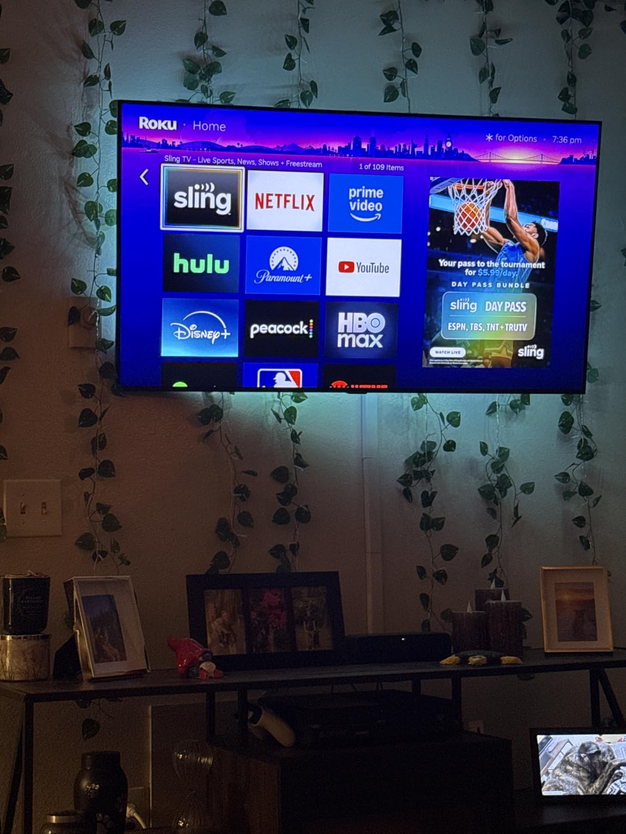 Roku Streambar SE | 2-in-1 TV Soundbar with Built-in 4K/HD/HDR Streaming, Premium Speakers, & Enhanced Speech Clarity for Crisp, Clear Dialogue - Quick Guided Simple Setup customer photo 2