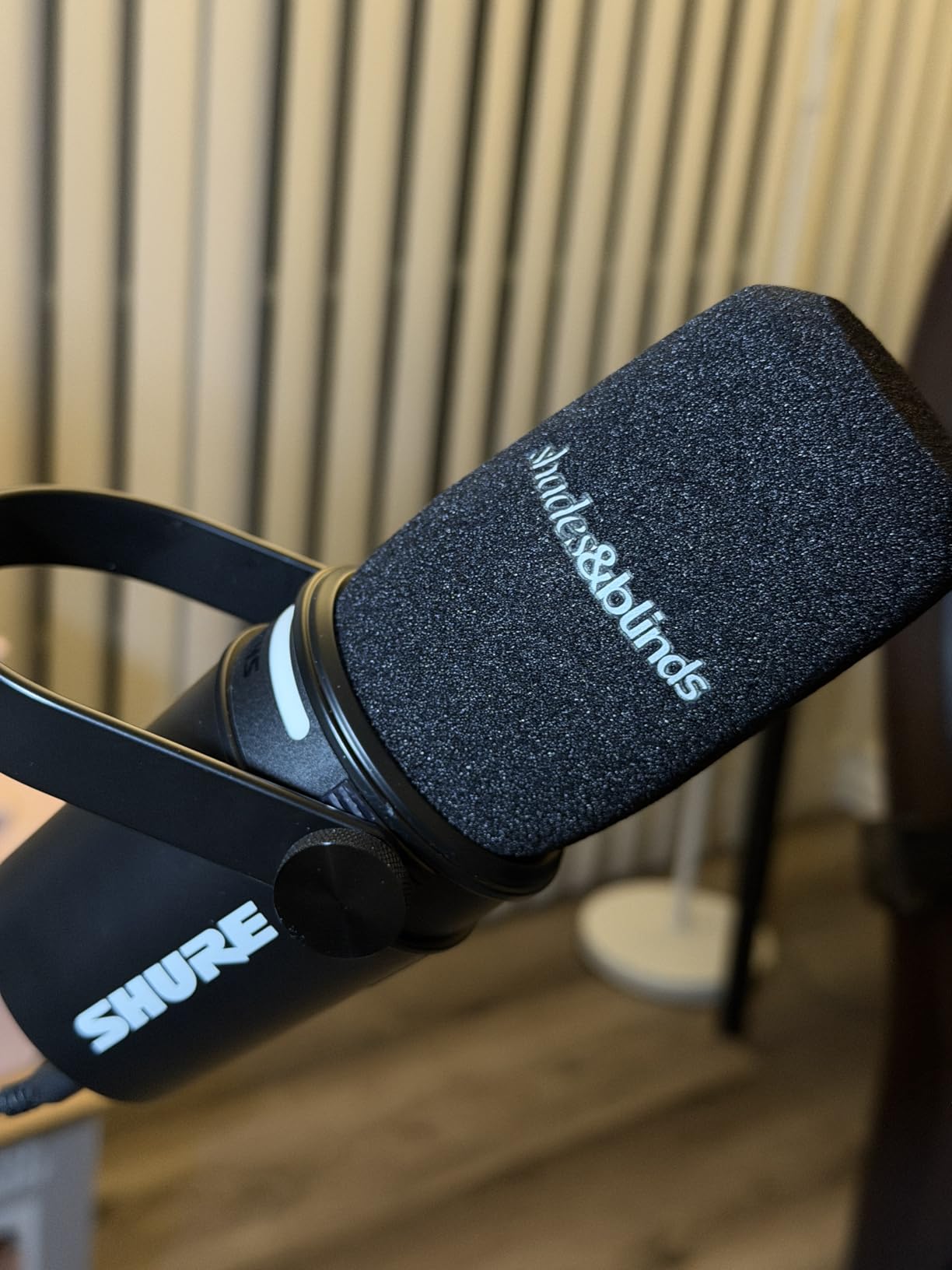 Shure MV7+ Dynamic Microphone - USB-C & XLR Podcast Mic for Streaming, Recording & Broadcasting, OBS Certified, Auto Level Mode, Digital Pop Filter, LED Panel, Black customer photo 1