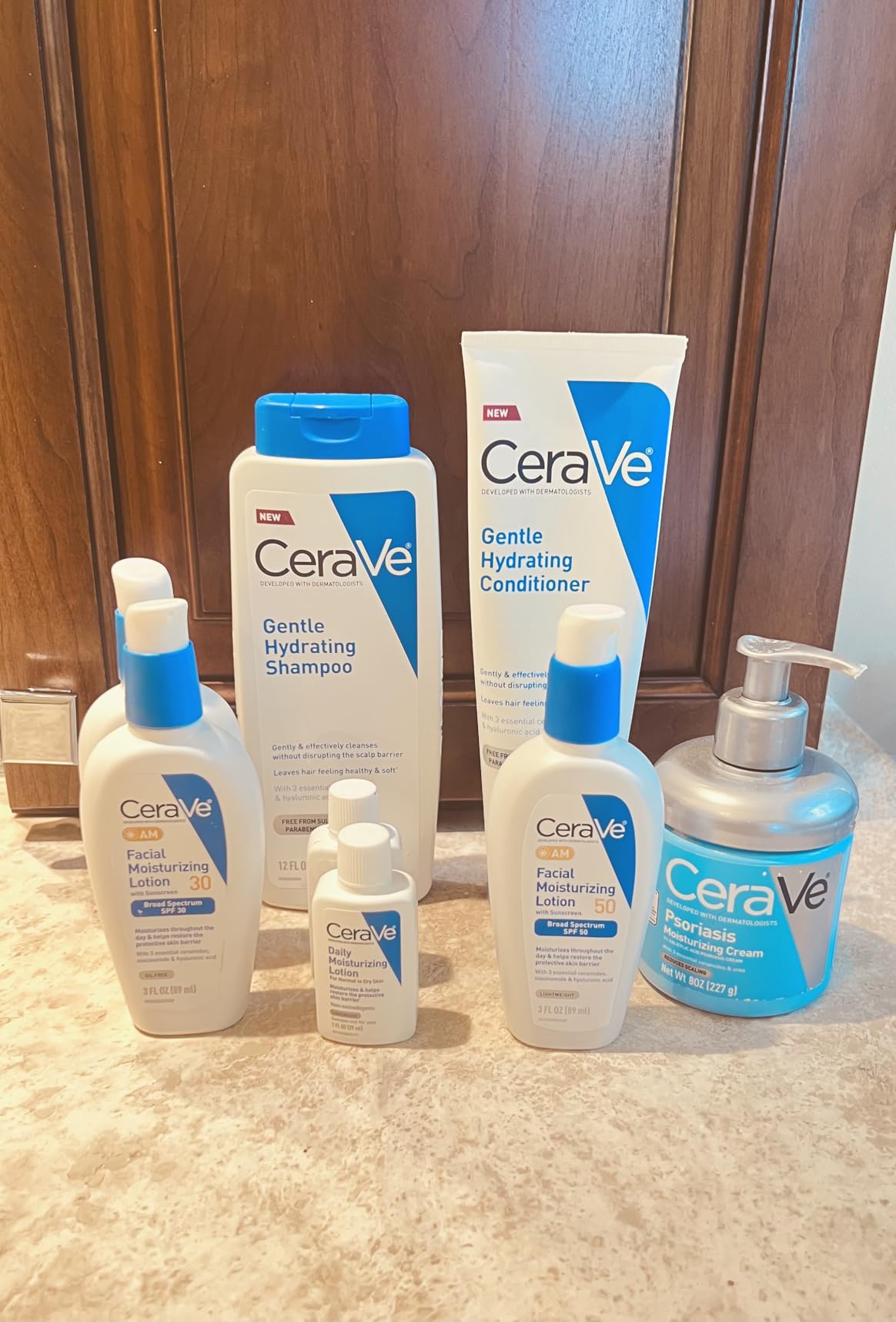 CeraVe AM Facial Moisturizing Lotion SPF 50, Face Moisturizer with SPF, Hyaluronic Acid, Niacinamide & Ceramides, Non-Greasy, Blends Seamlessly With No White Cast, Non Comedogenic Sunscreen, 3 Oz customer photo 1