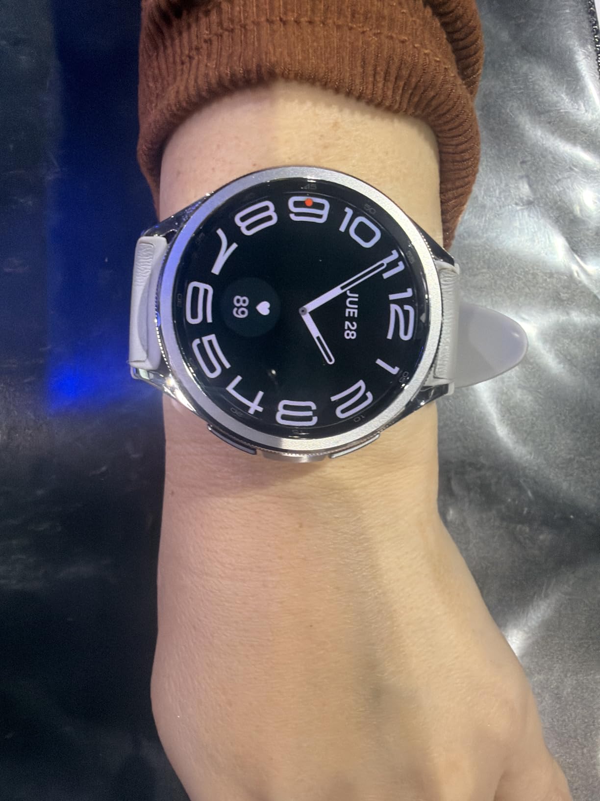 Samsung Galaxy Watch 6 Classic 47mm Bluetooth Smartwatch with Rotating Bezel, Fitness Tracker, Advanced Sleep Coaching - Silver (Renewed) customer photo 2