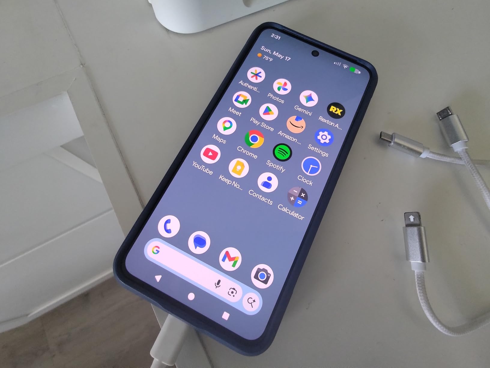 Google Pixel 8 5G, US Version, 128 GB Obsidian - Unlocked (Renewed) customer photo 1