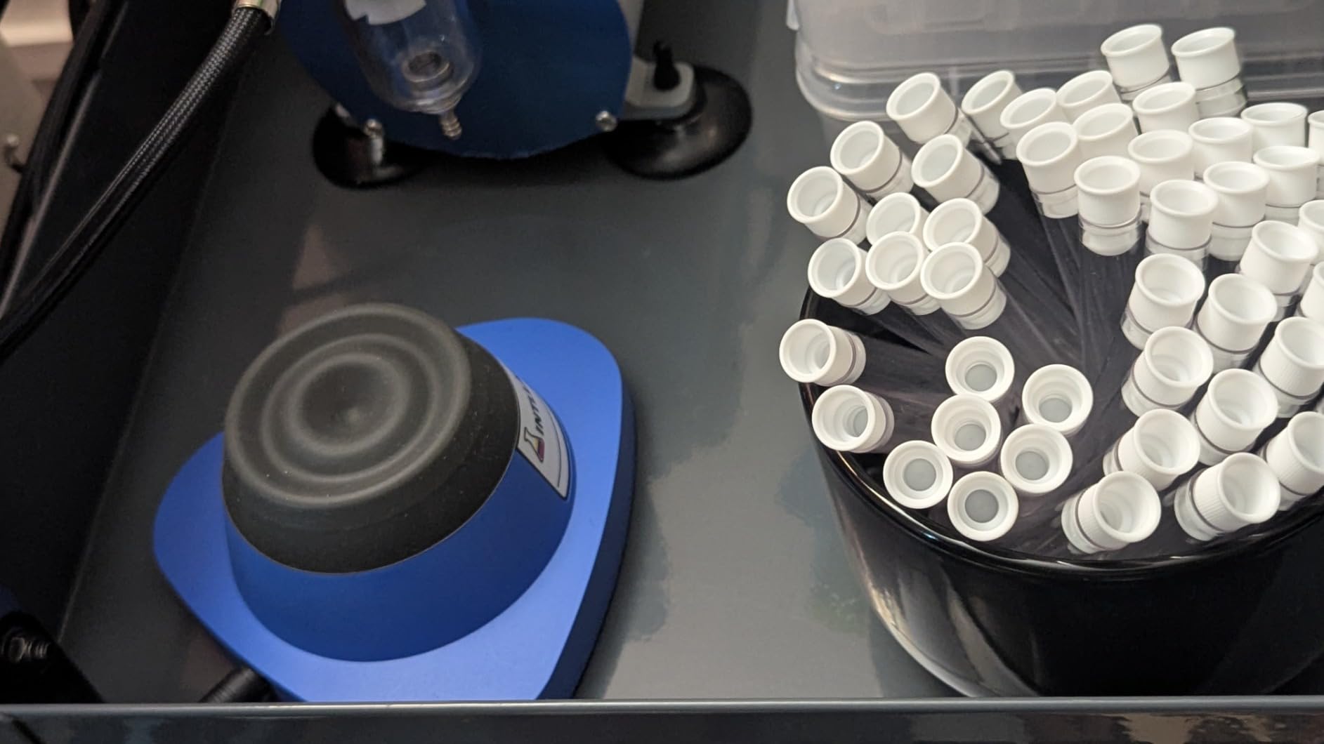 INTLLAB Mini Vortex Mixer with Touch Function, Lab Mixing, Nail Polish, Eyelash Adhesives and Acrylic Paints Mixing, Lab Vortexer for Tubes, Include 120 pcs Stainless Steel Mixing Balls customer photo 1