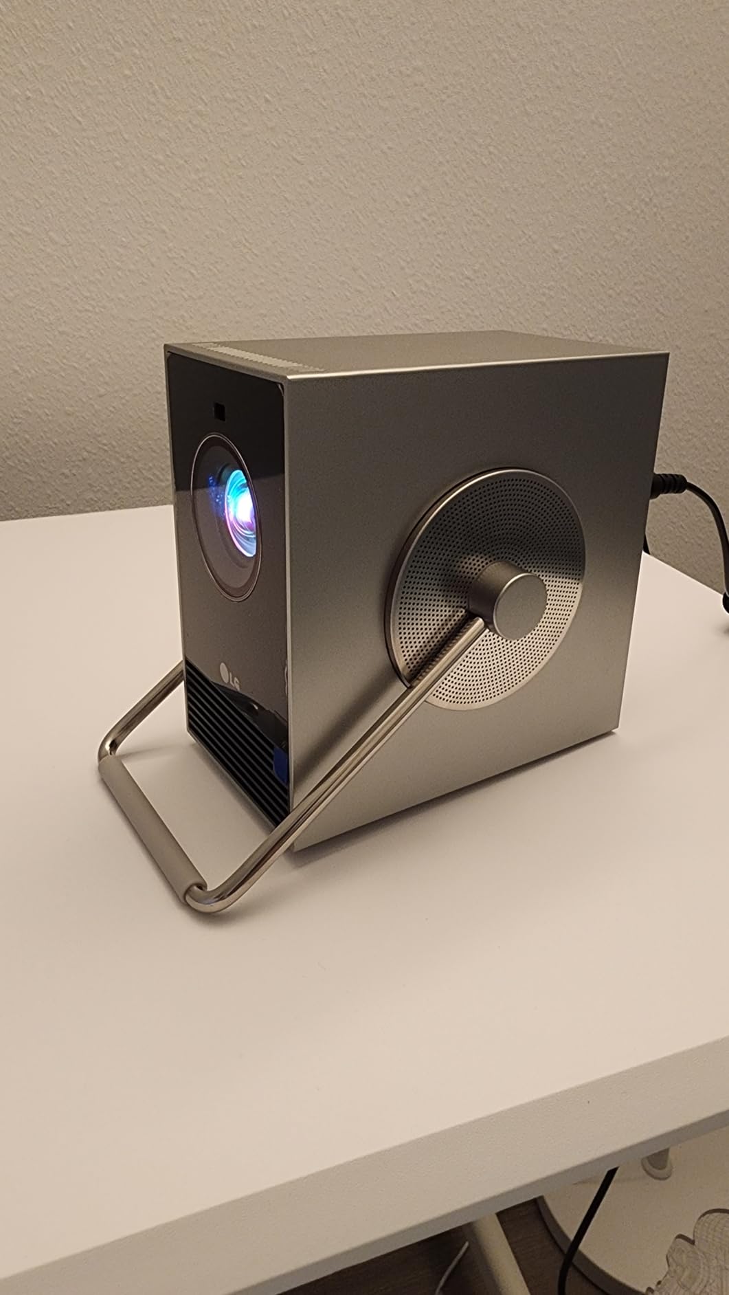 LG CineBeam Q HU710PB 4K Smart Portable Projector with Auto Screen Adjustment, Auto Focus, RGB Laser, Up to 154% DCI-P3, 450,000:1 Contrast Ratio, HDR10 customer photo 1