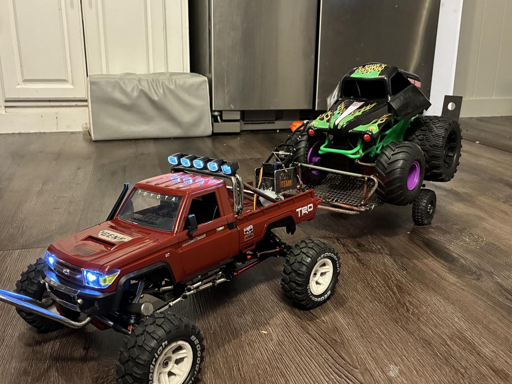 HLSFWDRIVE RC Rock Crawler RC Truck 4x4 Toyota LC79 RC Crawler 1/12 Off Road Pickup Remote Control 2.4Ghz All Terrain 280 Brushed Motor Proportional Throttle Steering RTR Hobby Toy Adult MN-82 customer photo 1