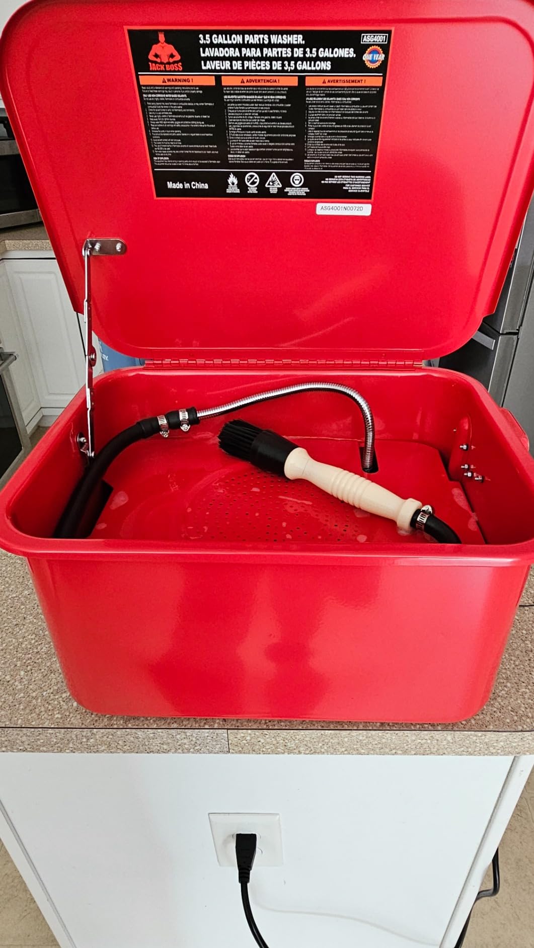Jack Boss 3.5 Gallon Capacity Portable Steel Cabinet Parts Washer with 110V Electric Pump, Red customer photo 1