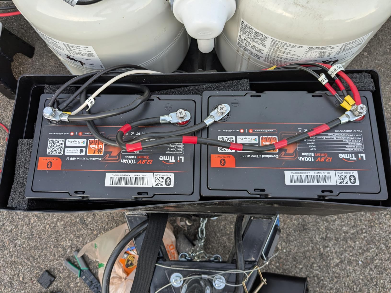 LiTime 12V 100Ah Group 24 LiFePO4 Battery, Bluetooth Solar Lithium RV Battery, Up to 15000 Deep Cycles, 1280Wh Energy for Camper, Trailer, Van, Trolling Motors, Marine, Off Grid. customer photo 1