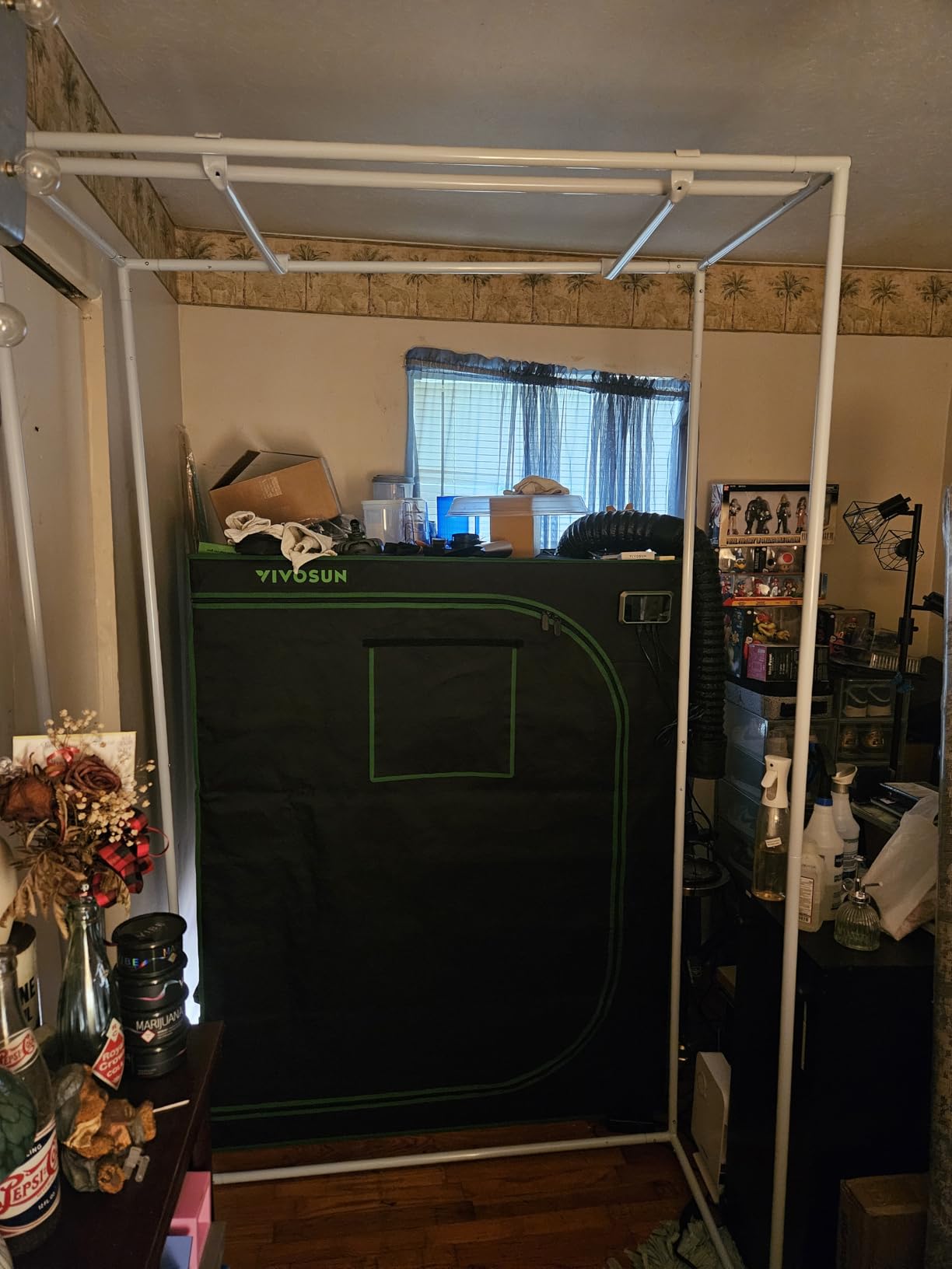 Gorilla Grow Tent 4x4 Fixed Height Indoor Grow Tent, 6'11