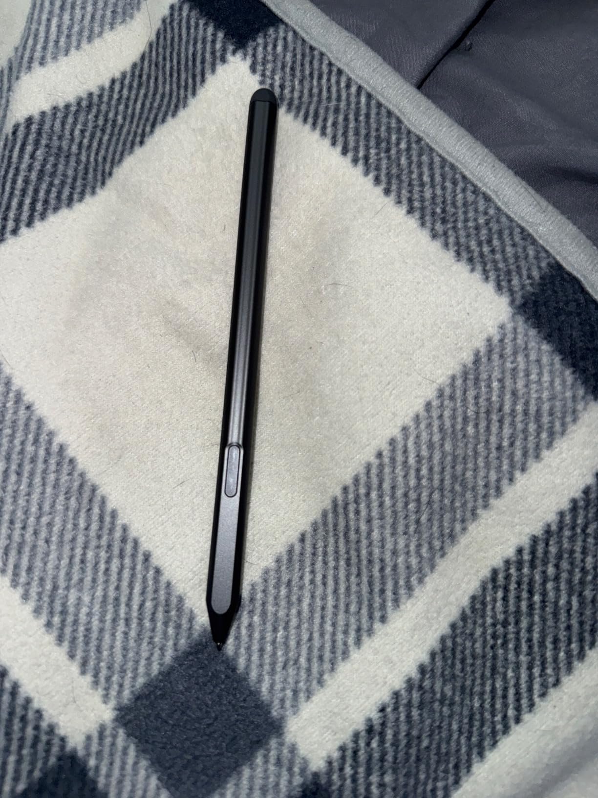 Kindle Scribe Premium Pen, Sleek Stylus Design with Improved Eraser - Tungsten customer photo 2