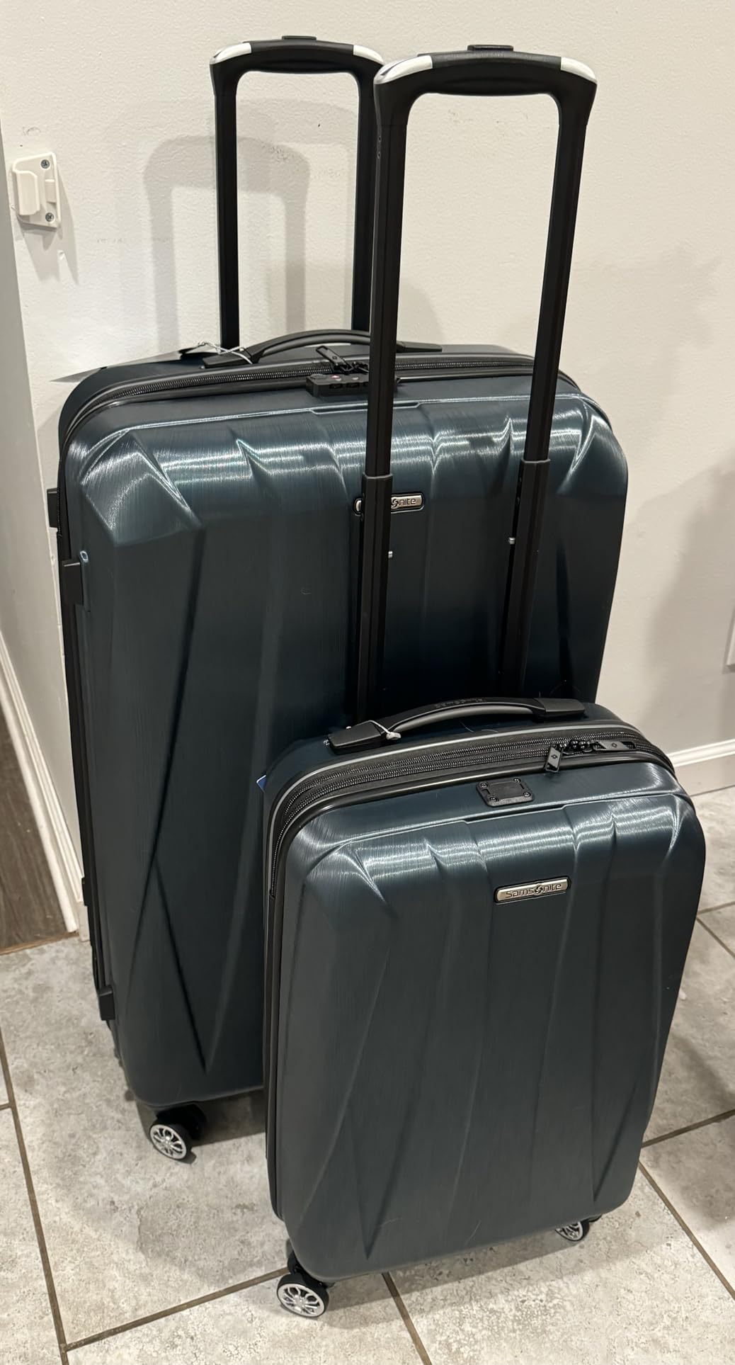 Samsonite Centric 2 Hardside Expandable Luggage with Spinner Wheels, 2-Piece Set (20/28), Caribbean Blue customer photo 1